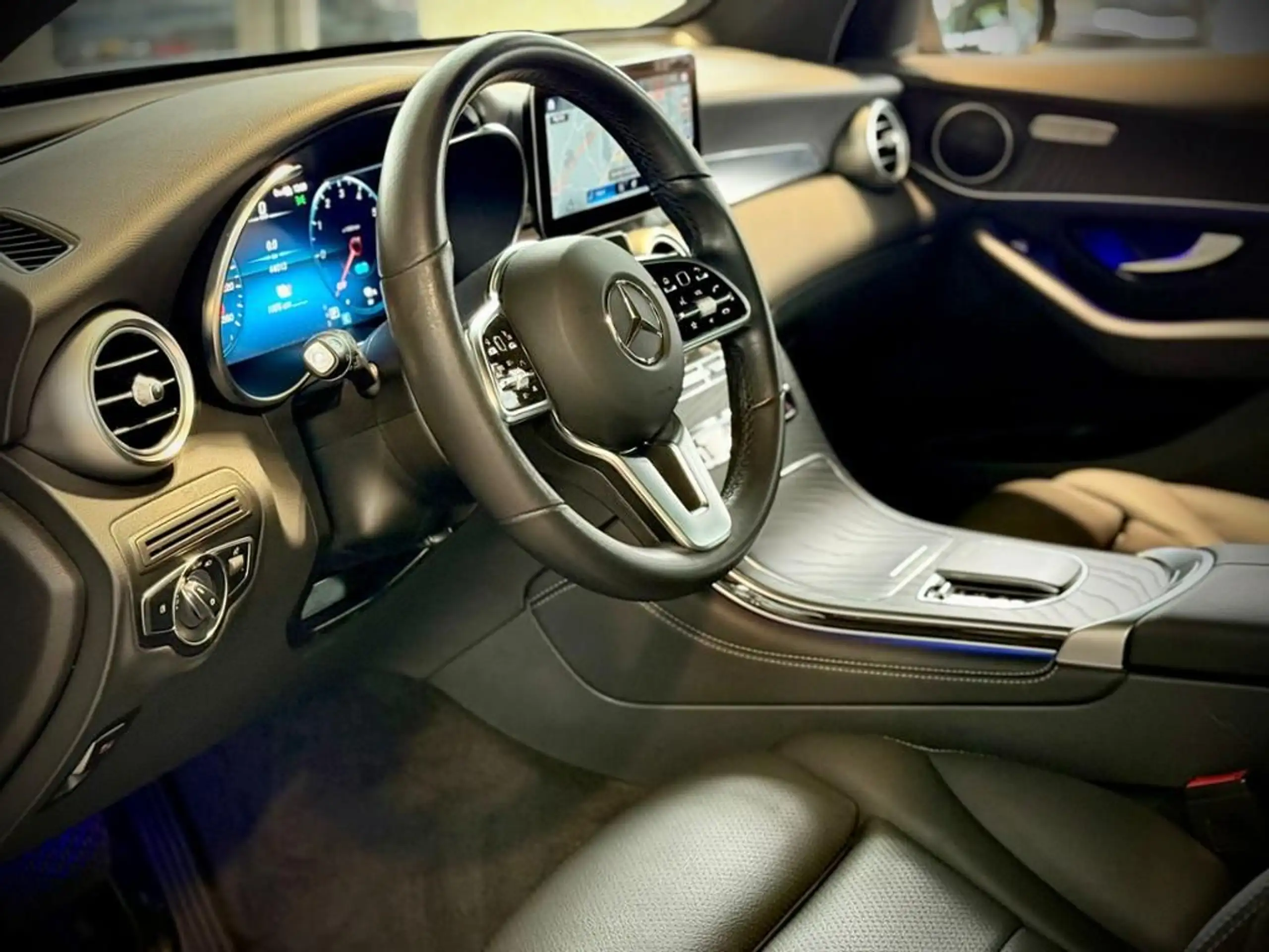 Mercedes-Benz - GLC 300