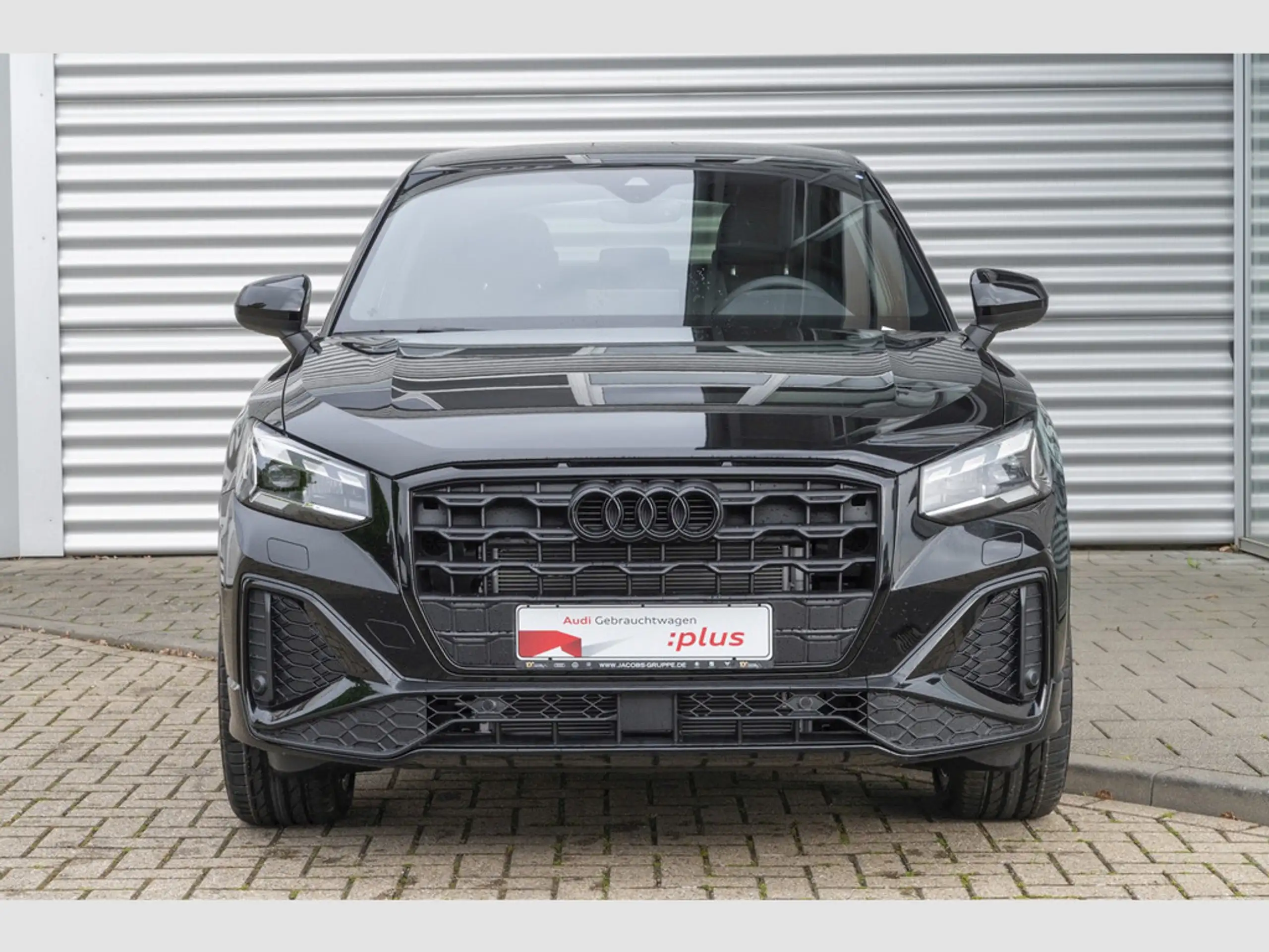 Audi - Q2