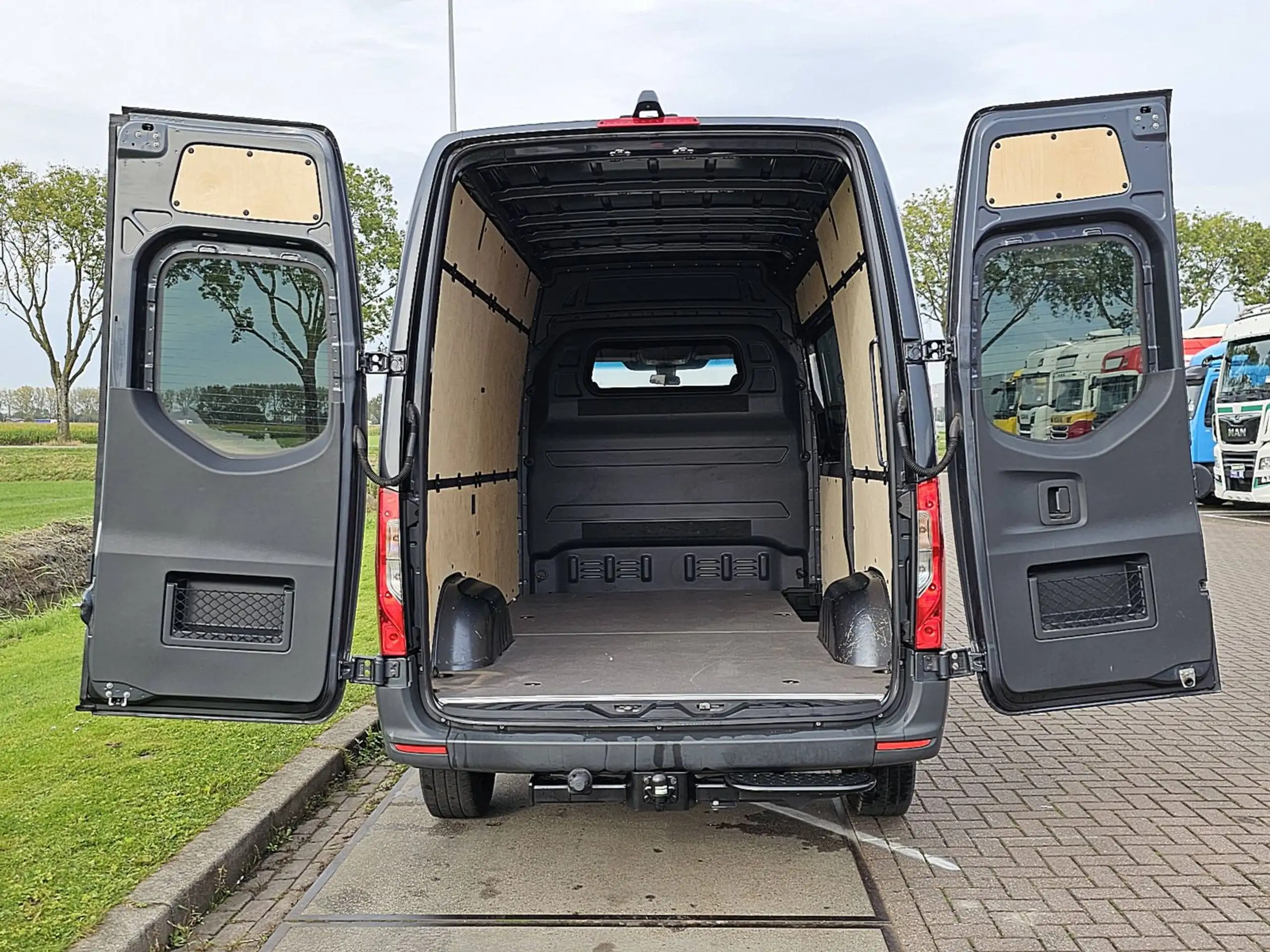 Mercedes-Benz - Sprinter