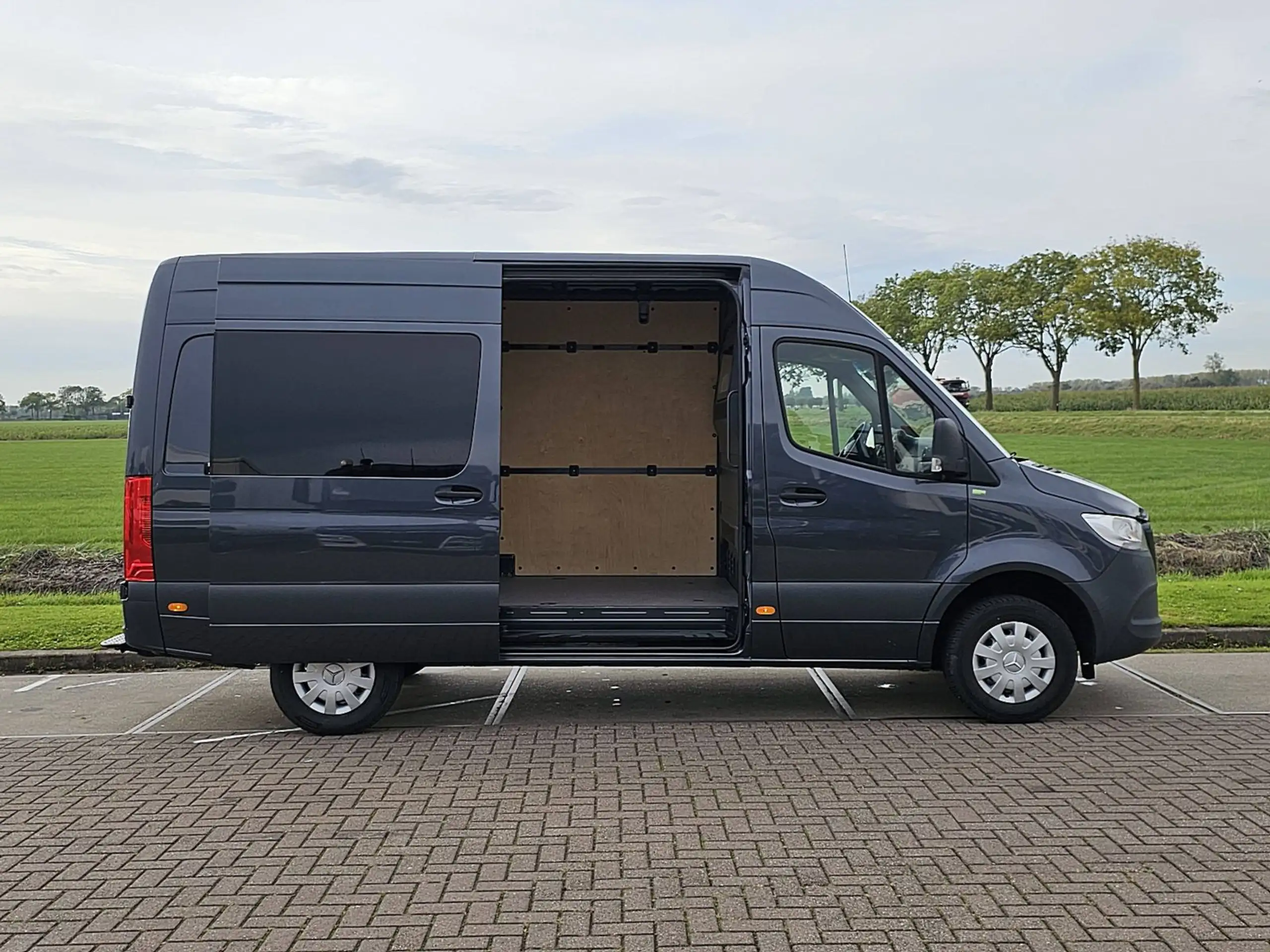 Mercedes-Benz - Sprinter