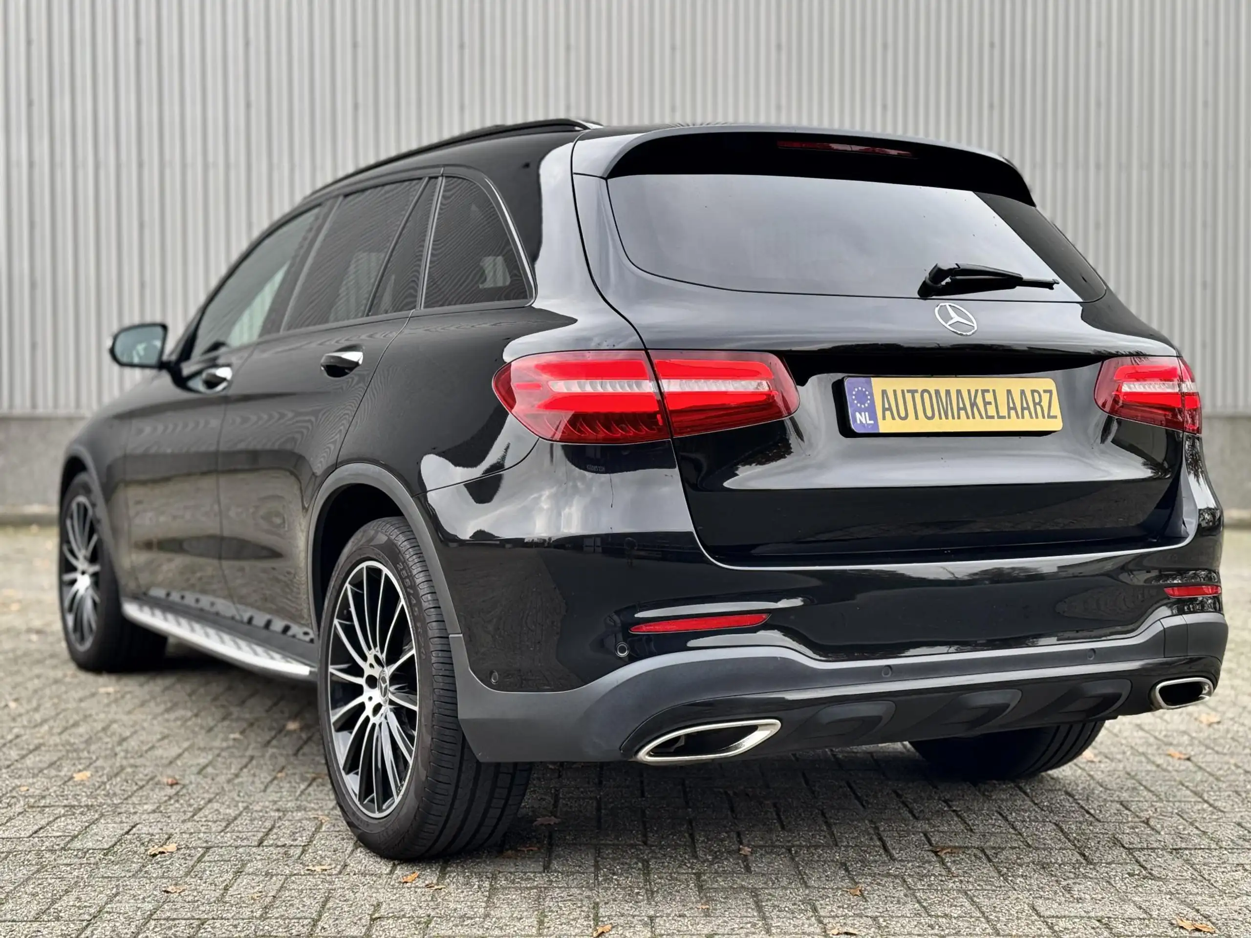 Mercedes-Benz - GLC 300