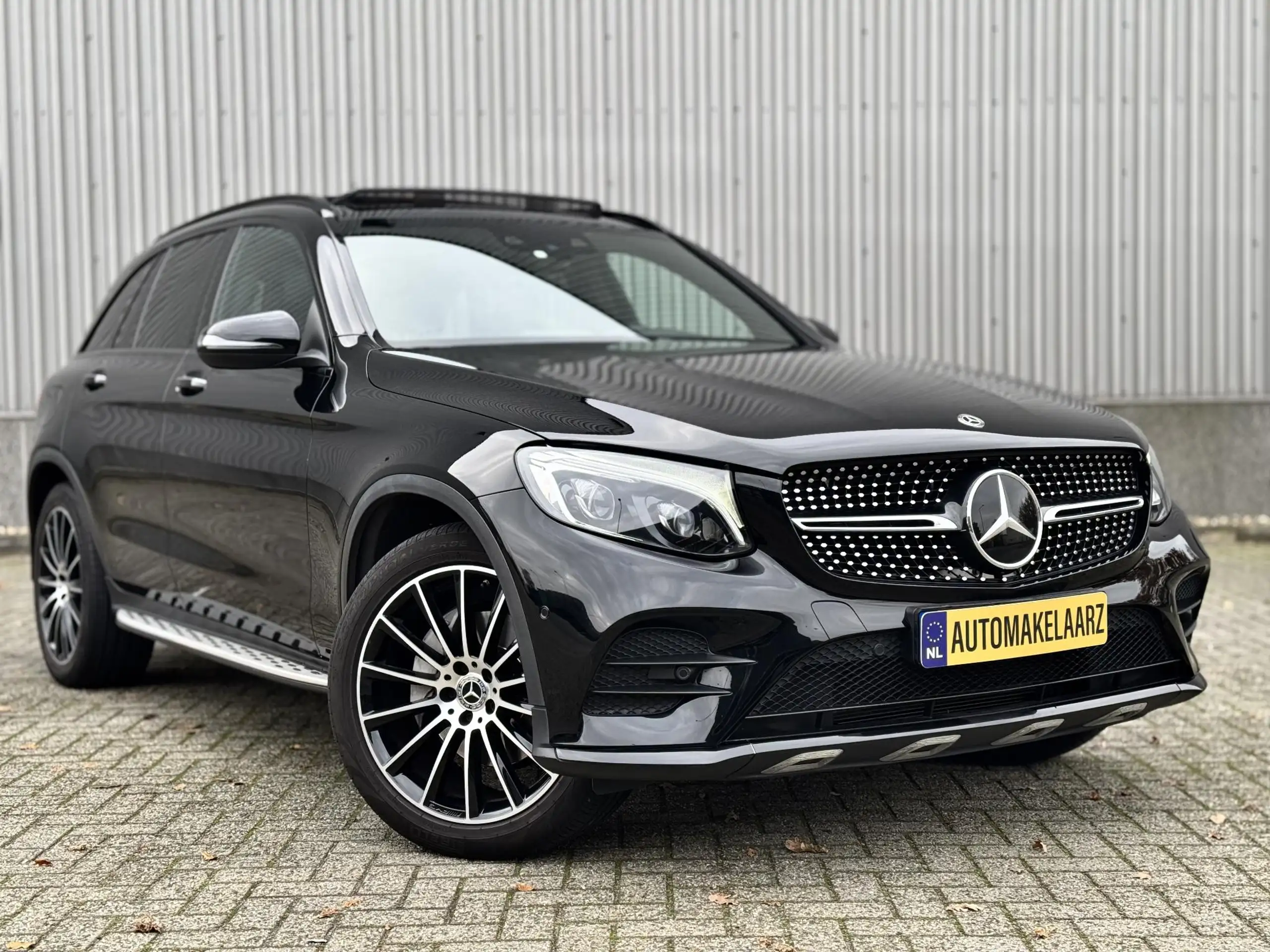 Mercedes-Benz - GLC 300