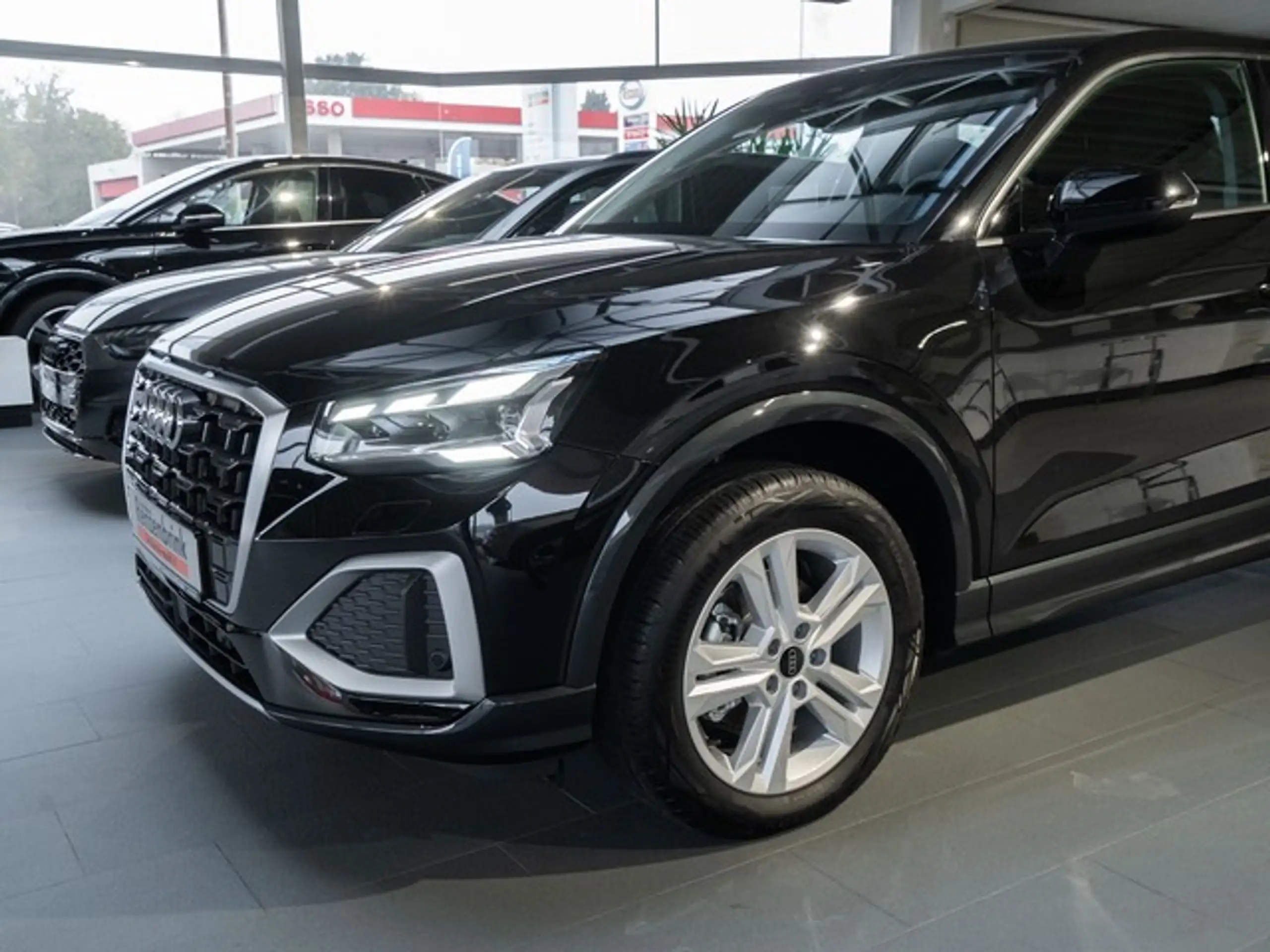 Audi - Q2