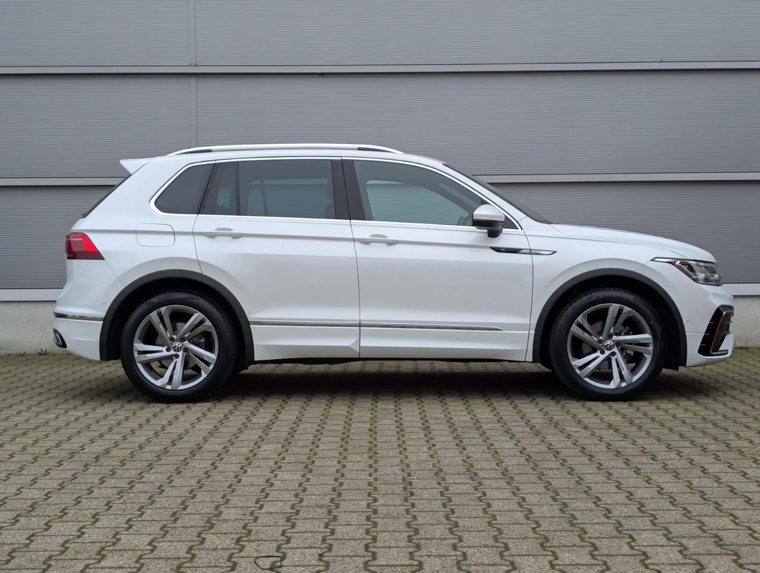 Volkswagen - Tiguan