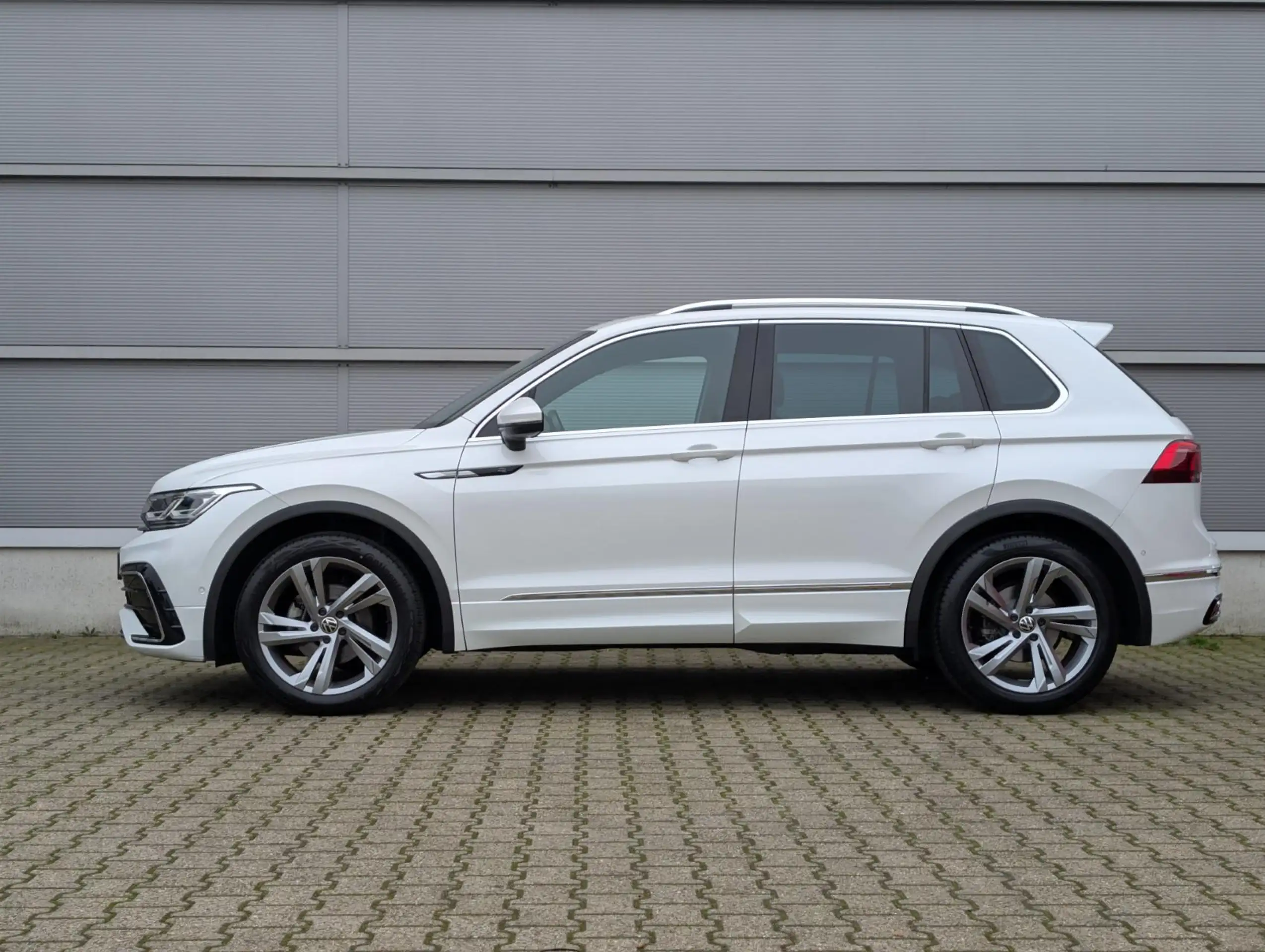 Volkswagen - Tiguan