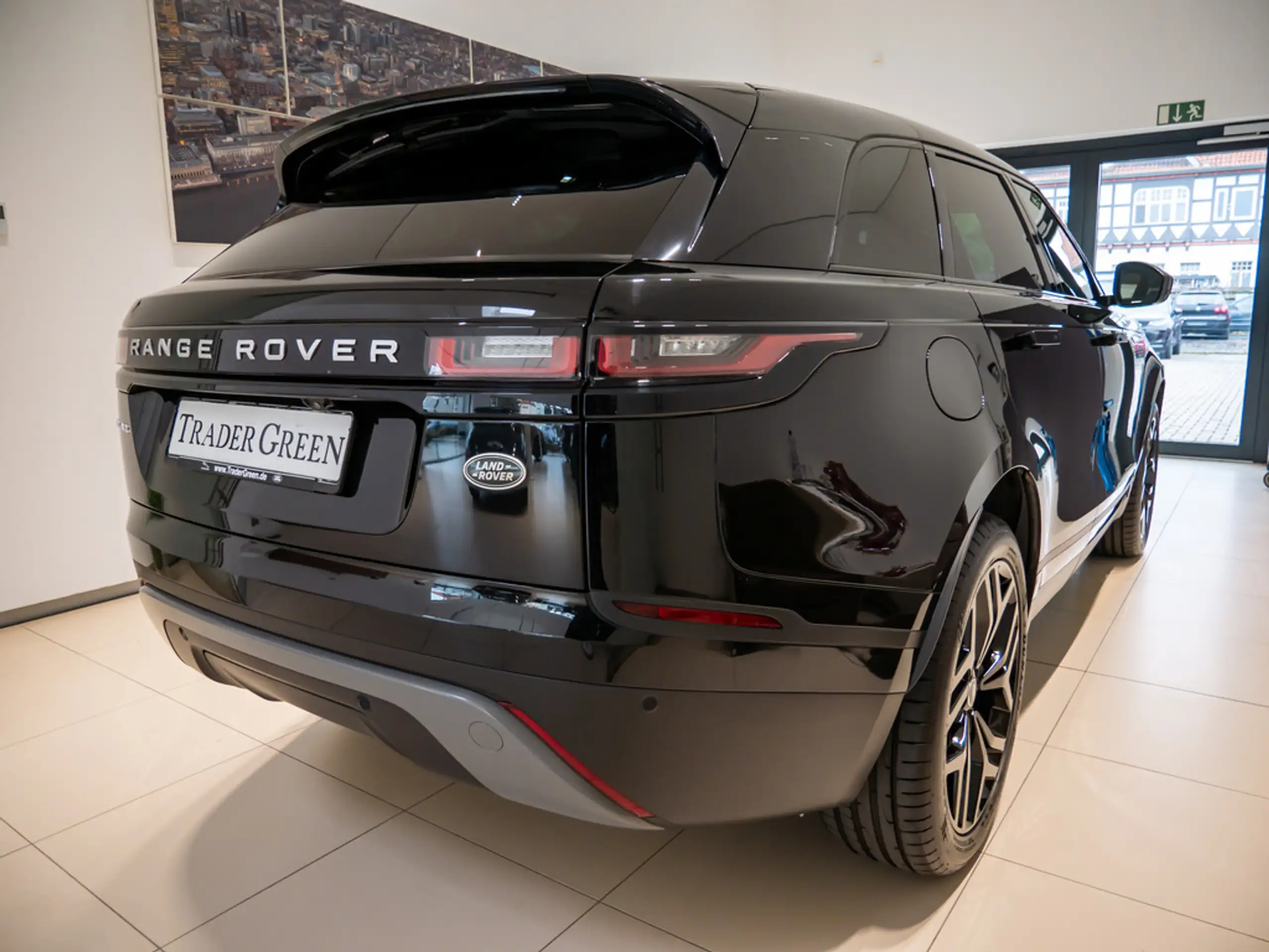 Land Rover - Range Rover Velar