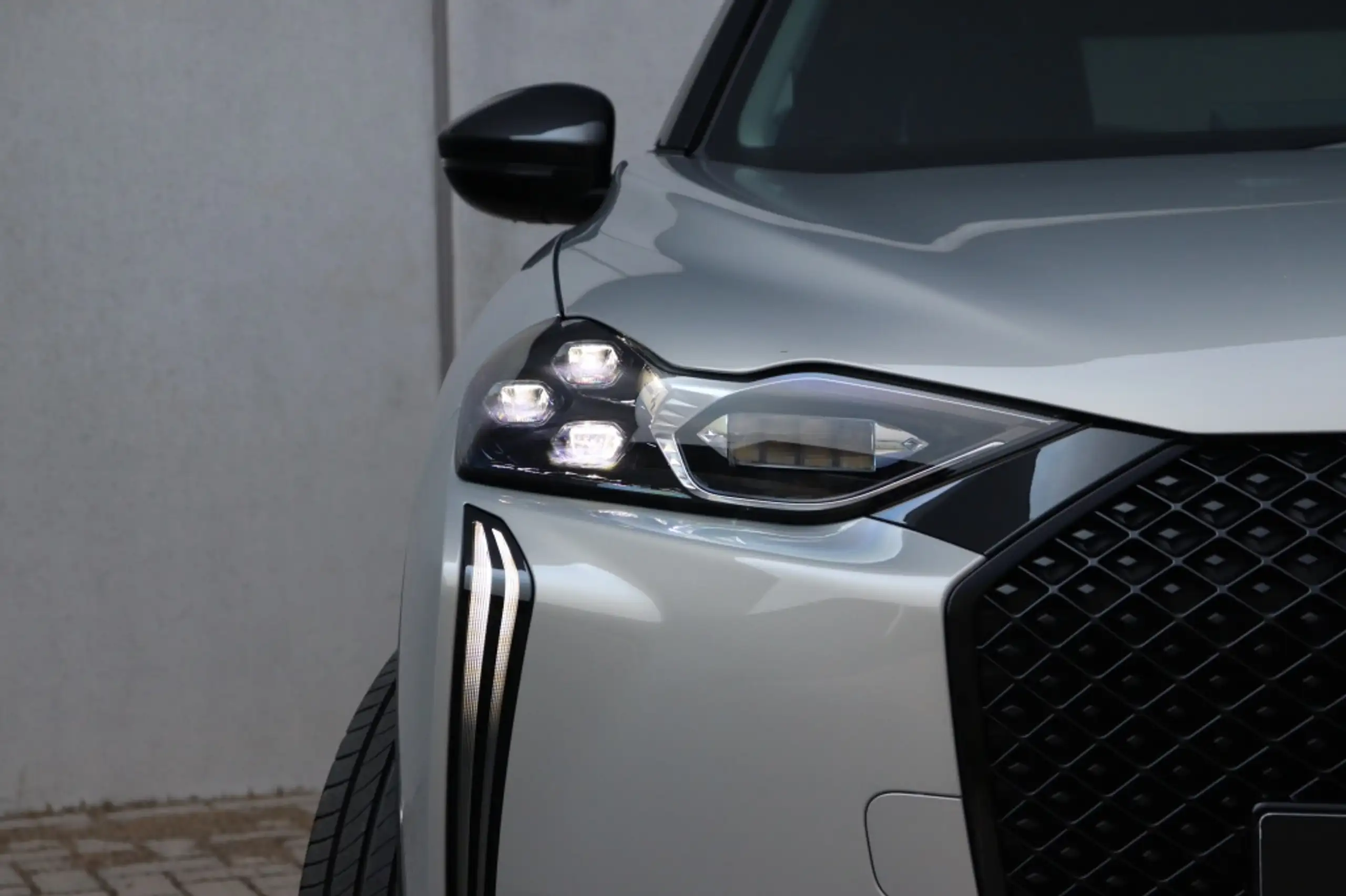 DS Automobiles - DS 3