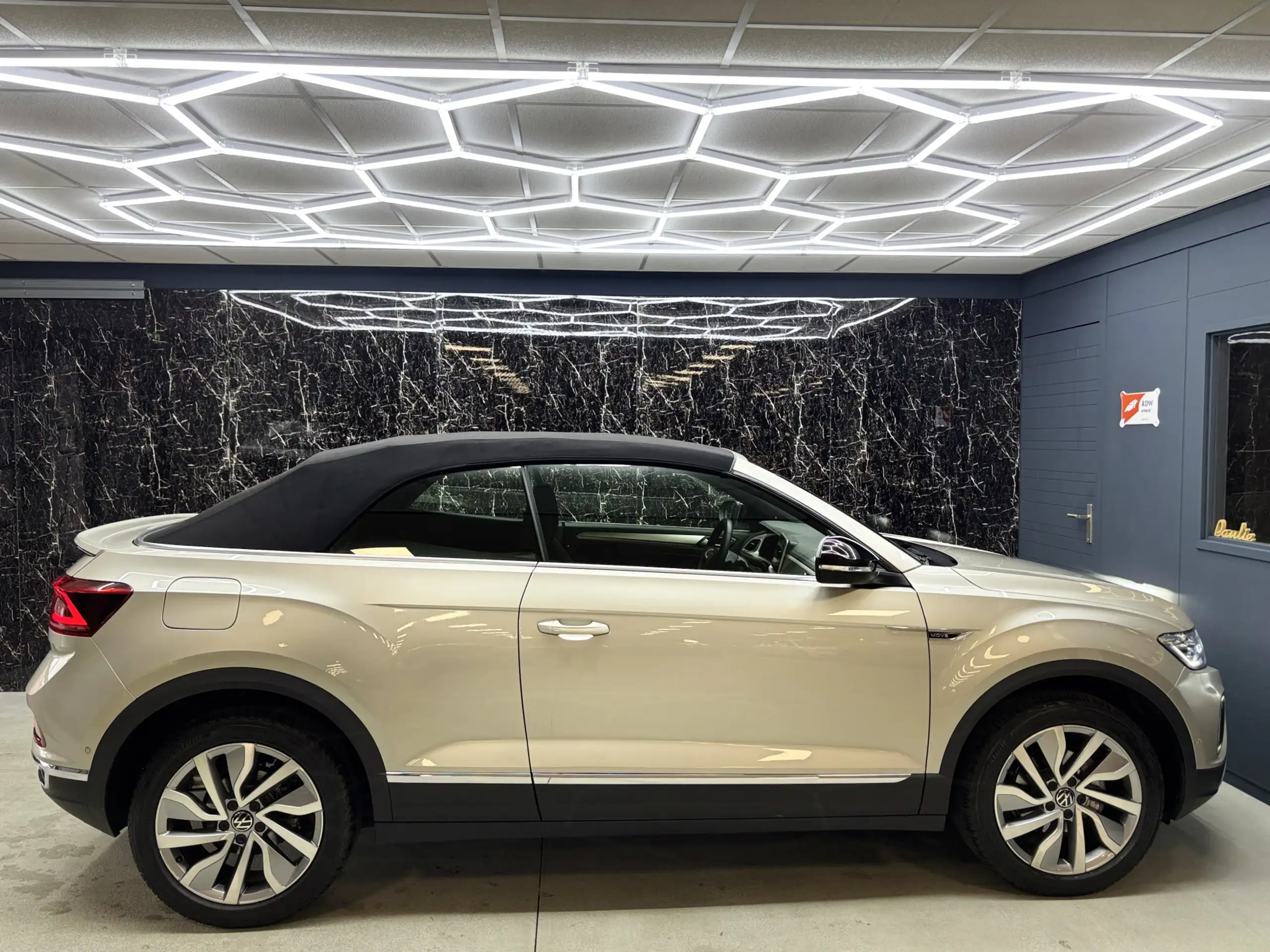 Volkswagen - T-Roc