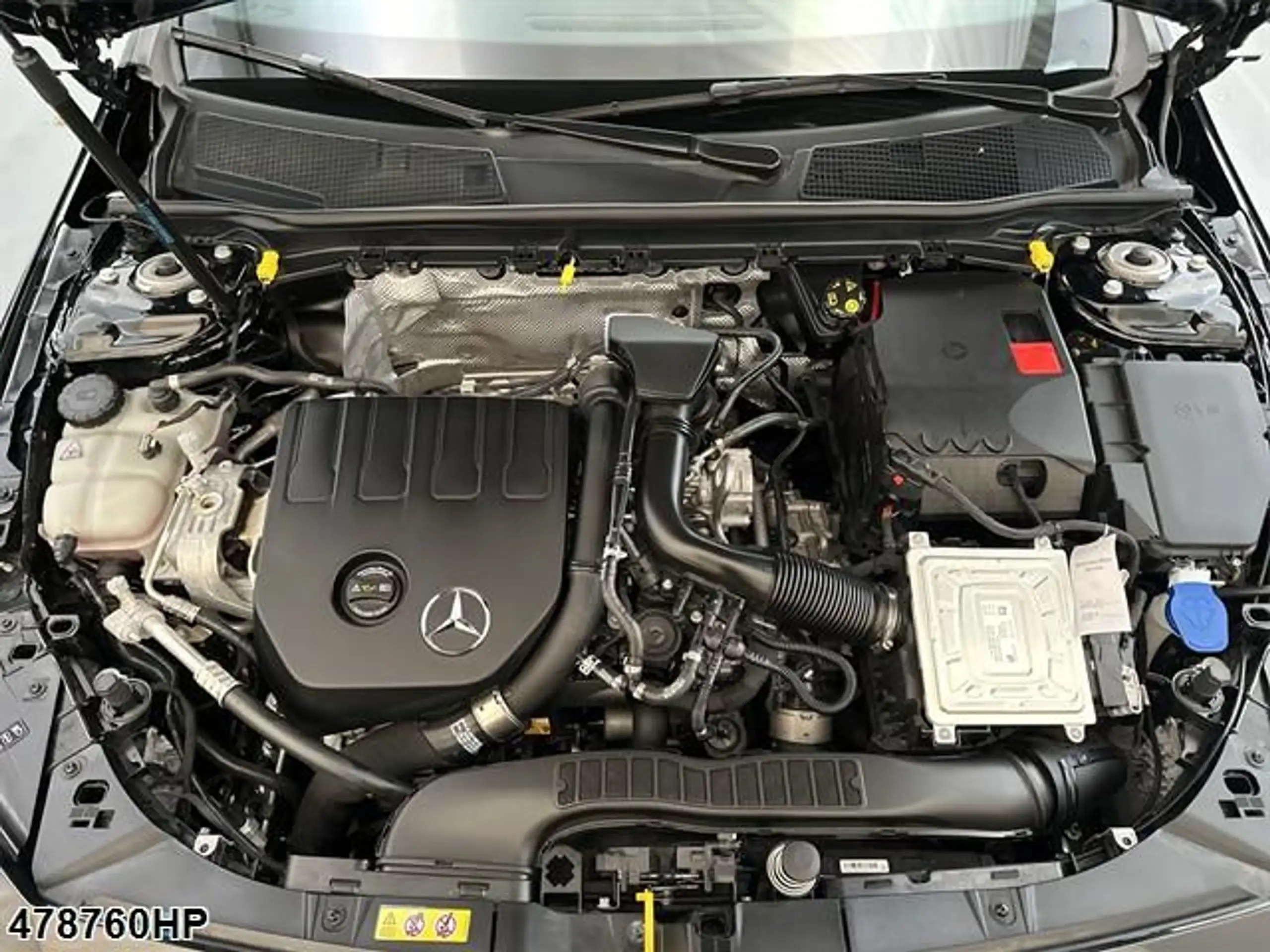 Mercedes-Benz - CLA 200