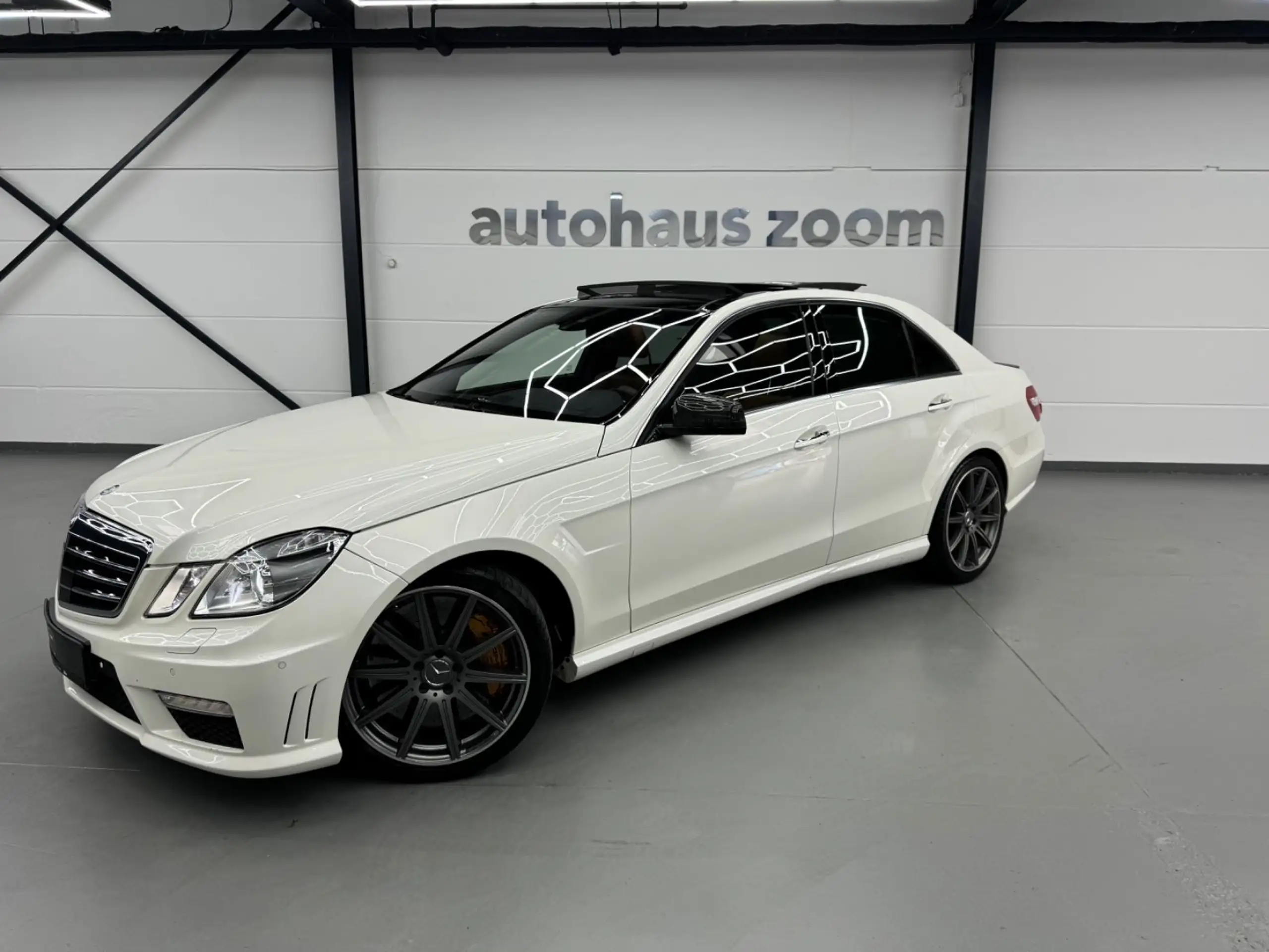 Mercedes-Benz - E 63 AMG