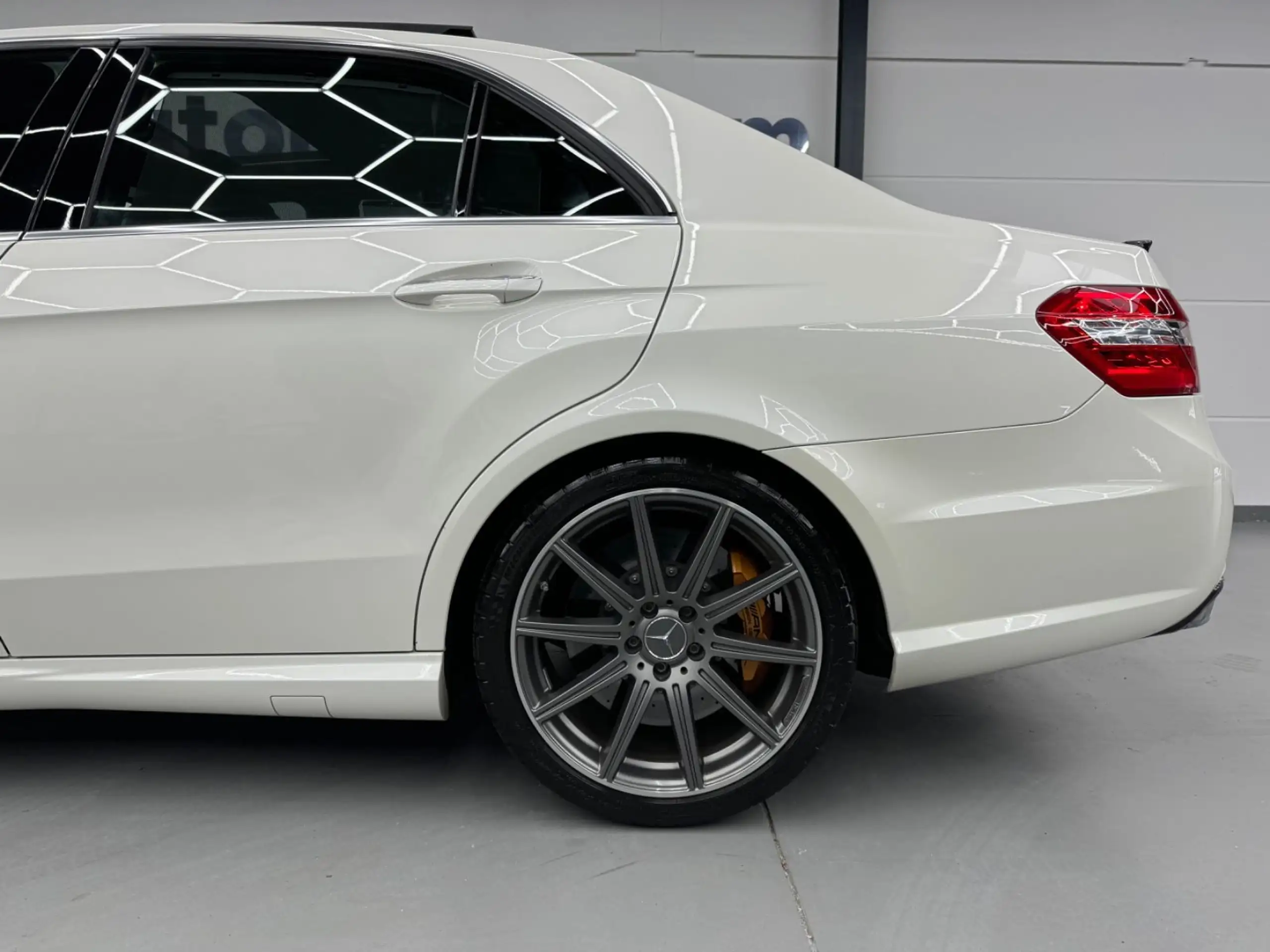 Mercedes-Benz - E 63 AMG