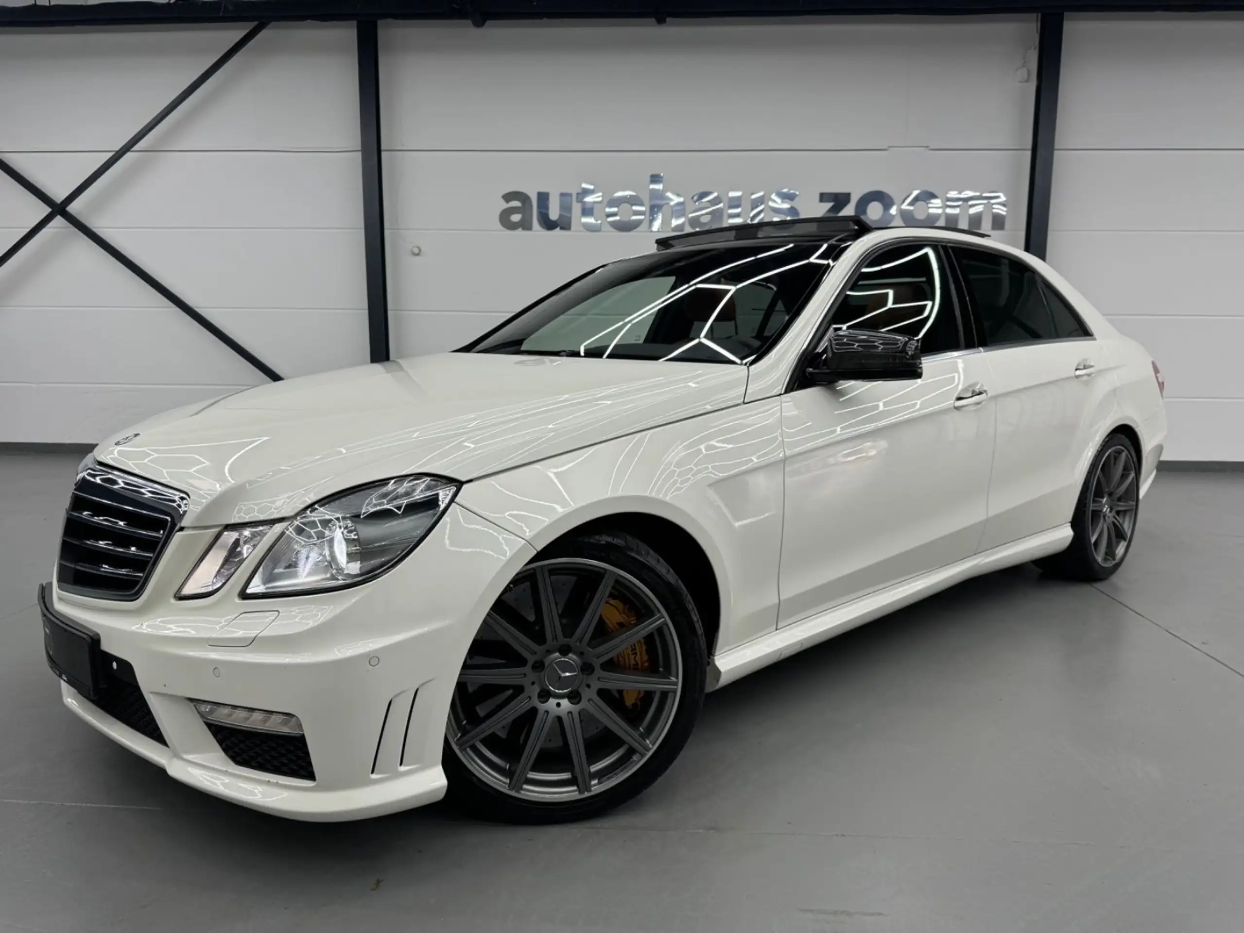 Mercedes-Benz - E 63 AMG