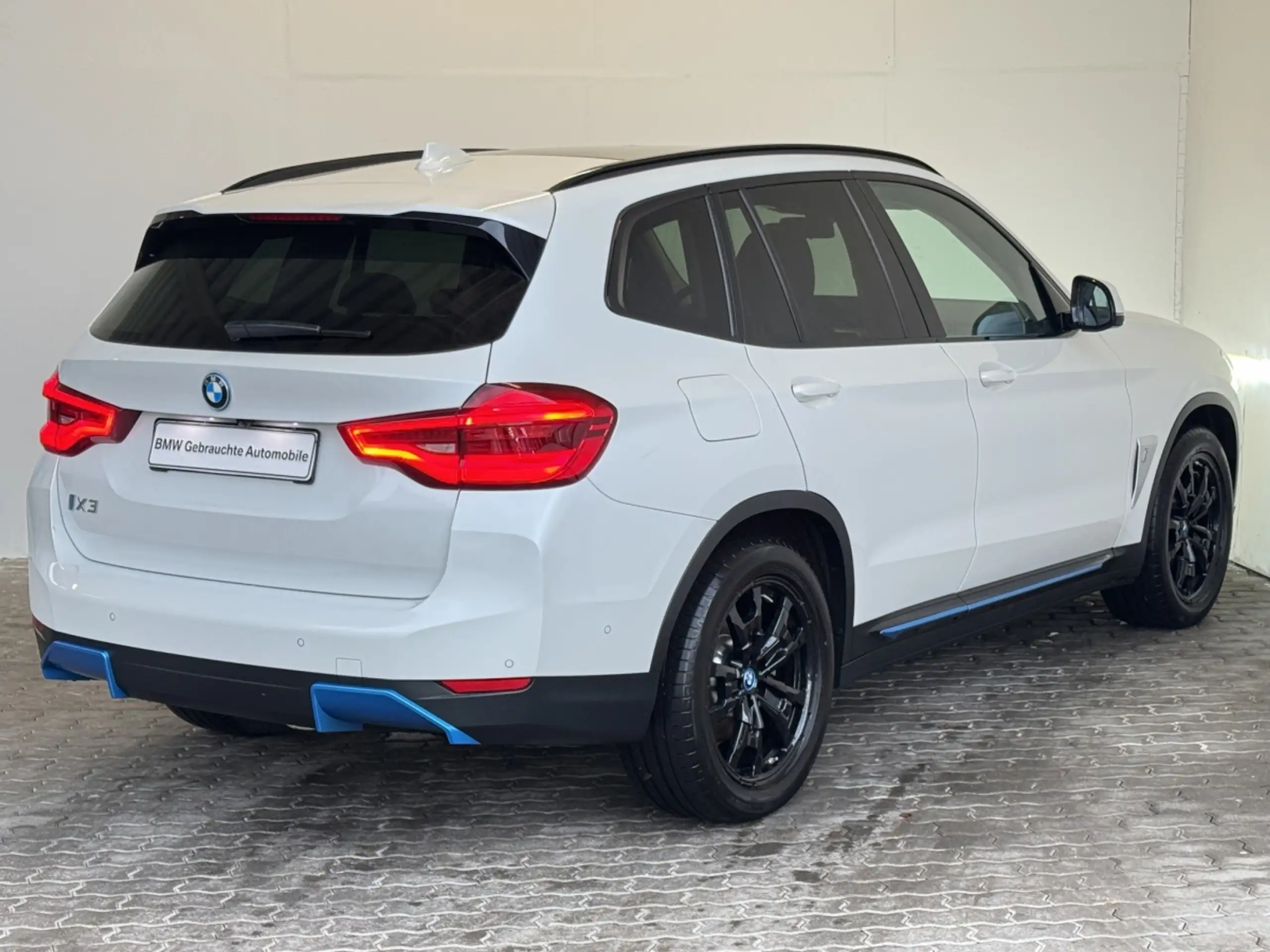 BMW - iX3