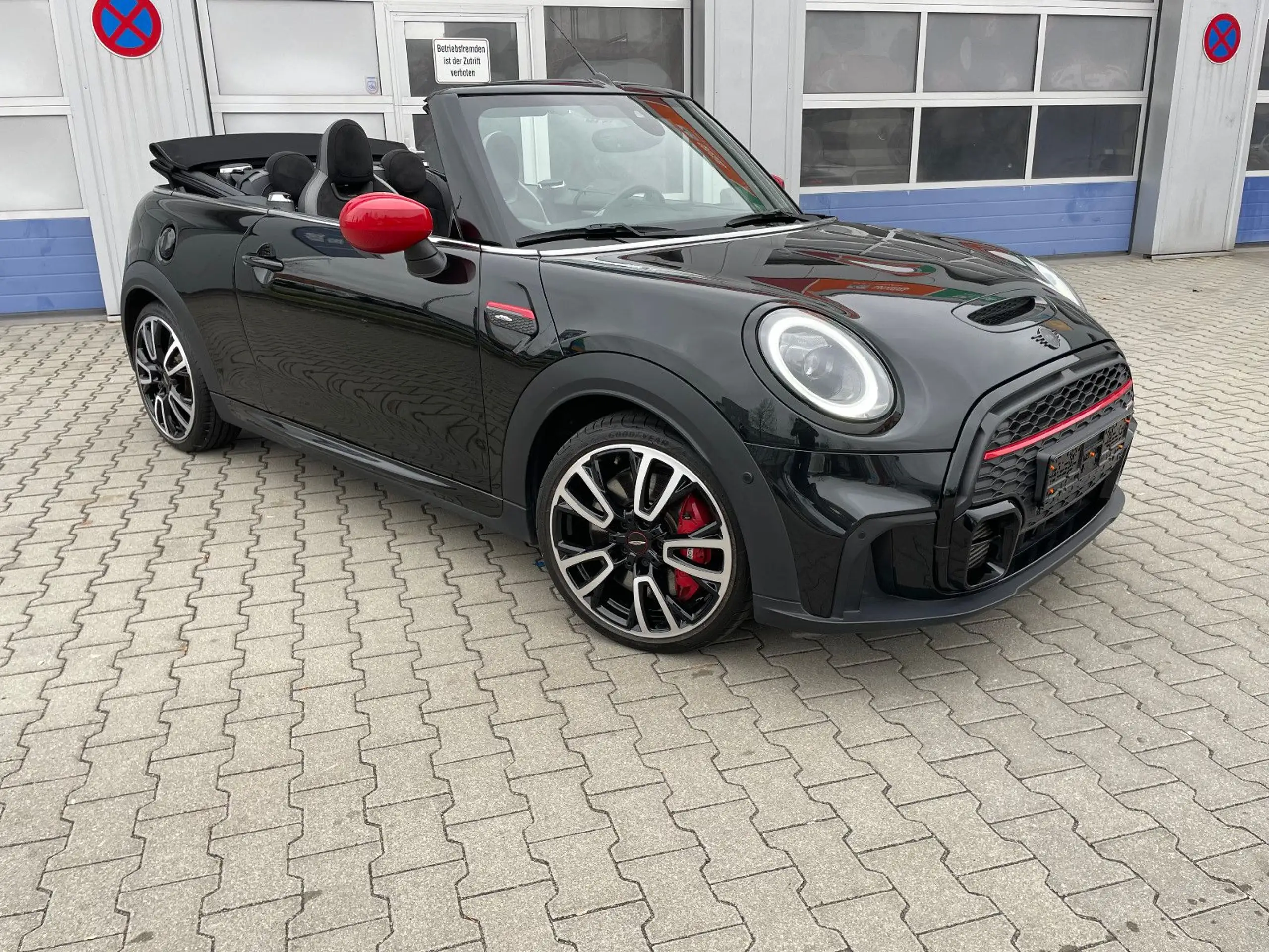 MINI John Cooper Works Cabrio 2023