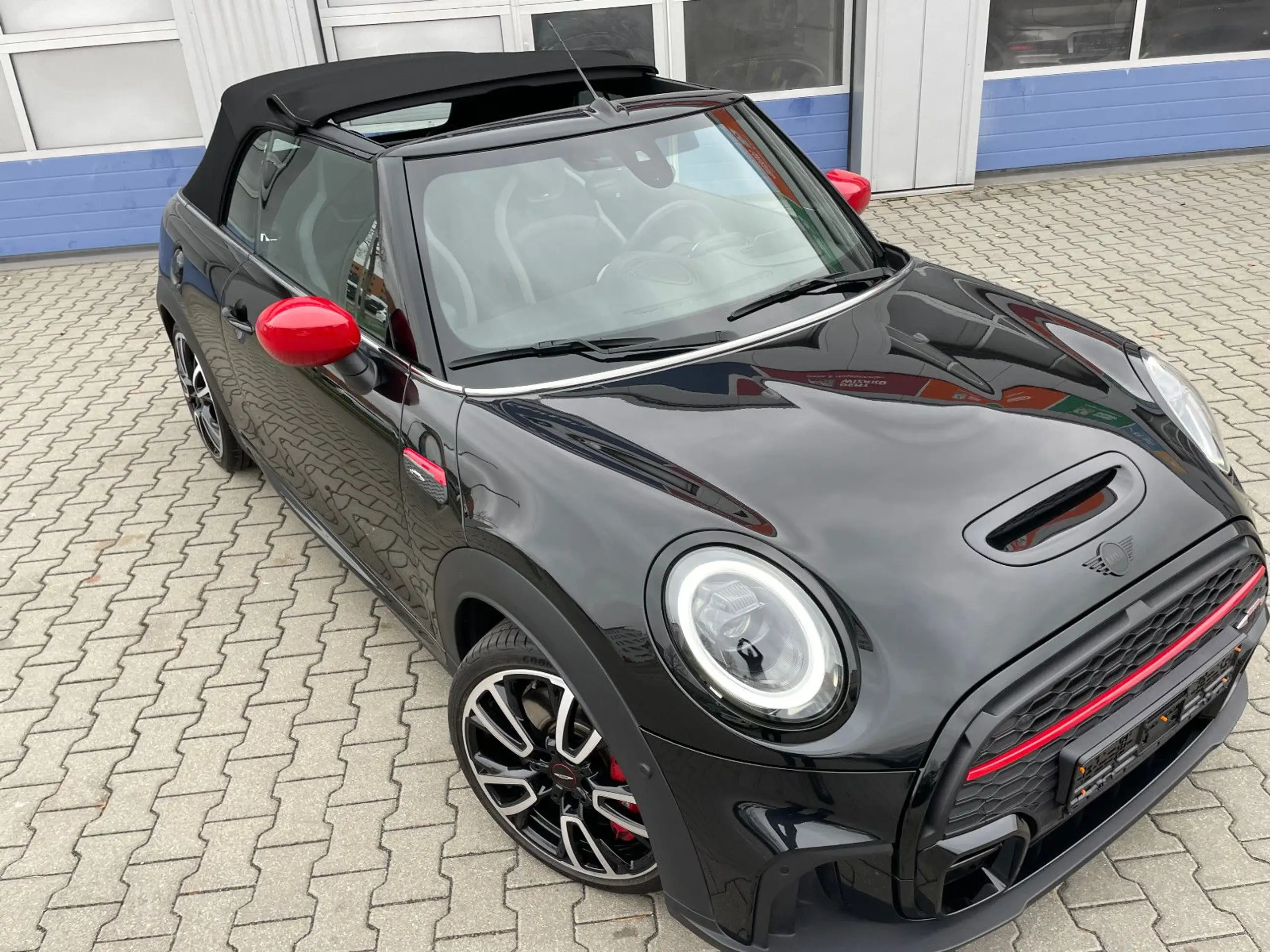 MINI - John Cooper Works Cabrio