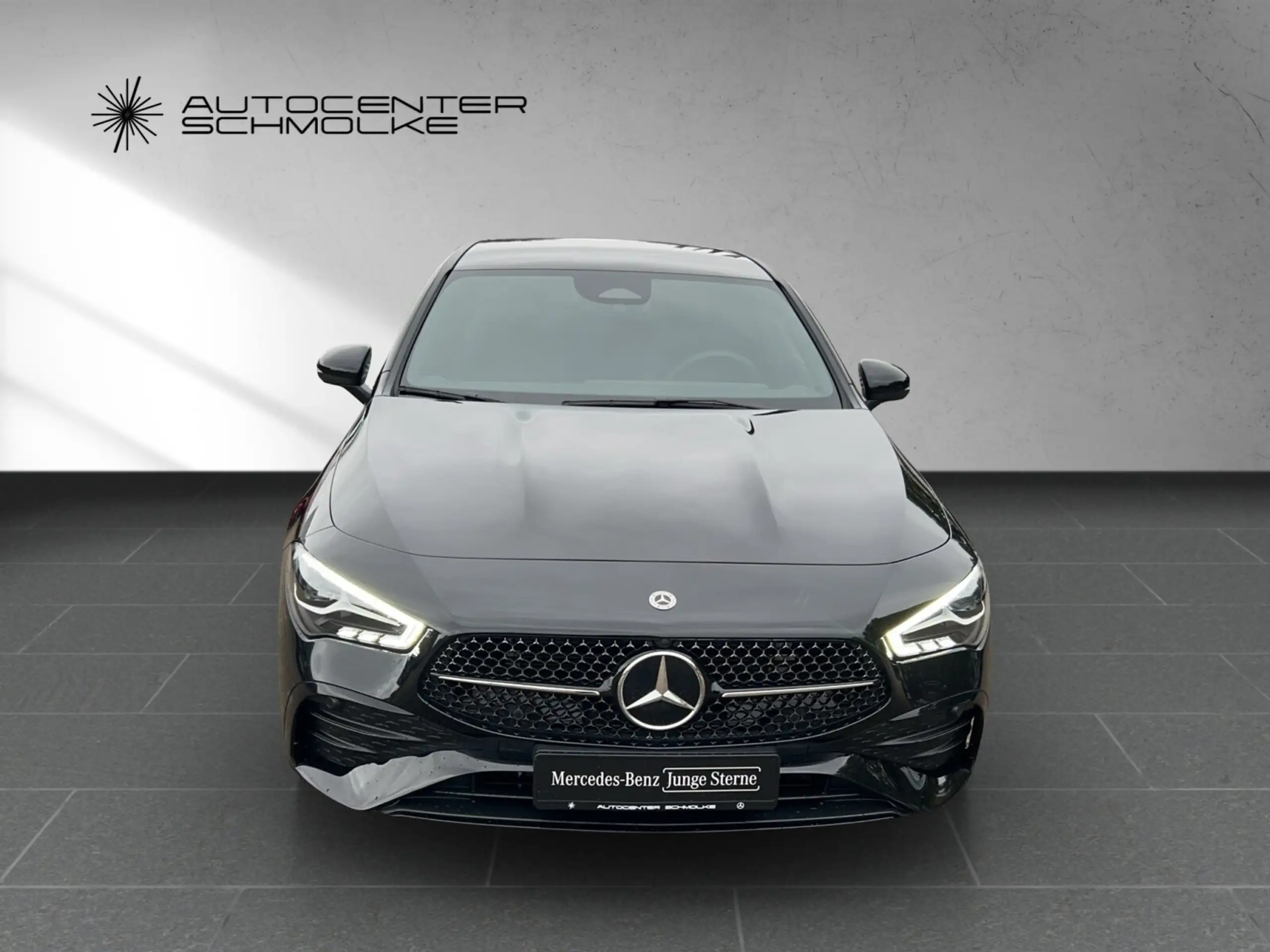 Mercedes-Benz - CLA 200