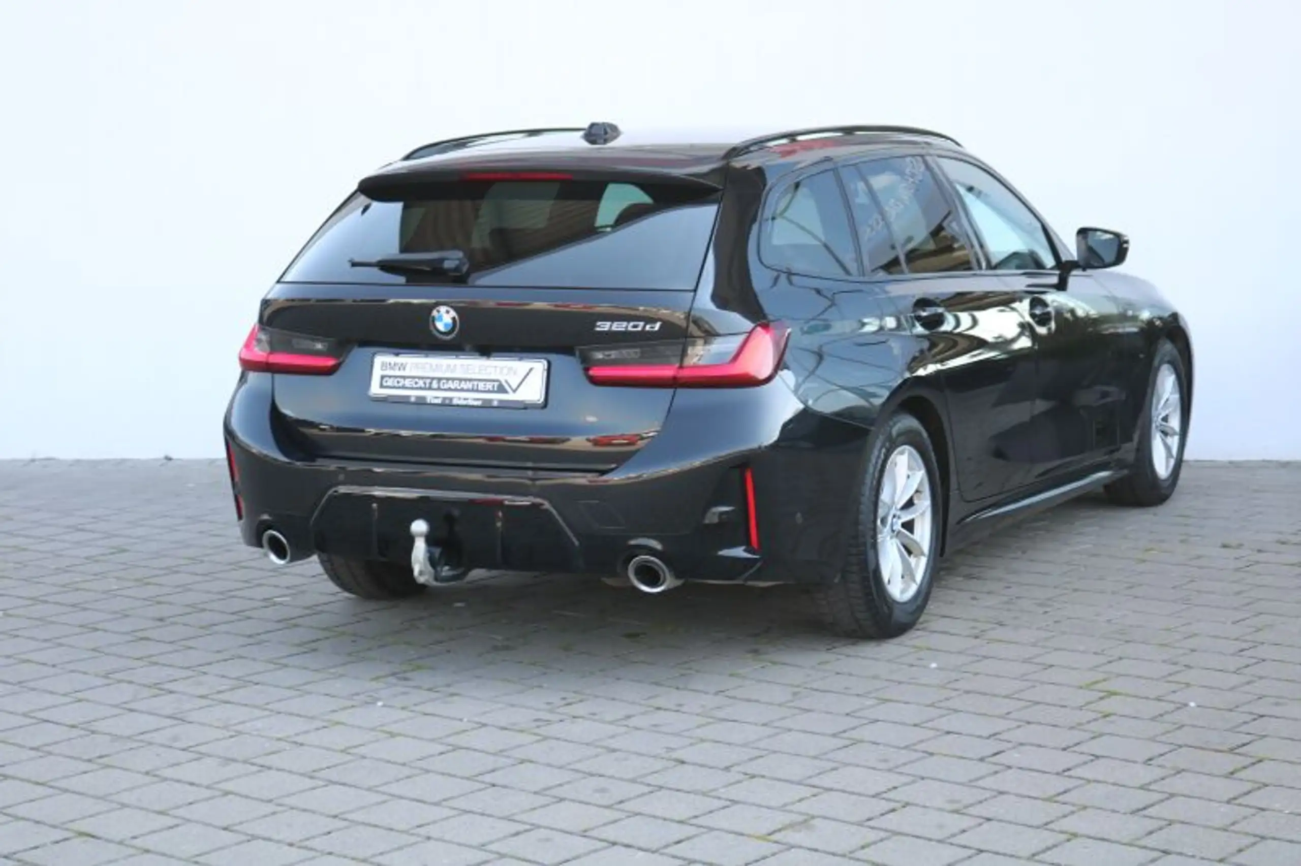 BMW - 320