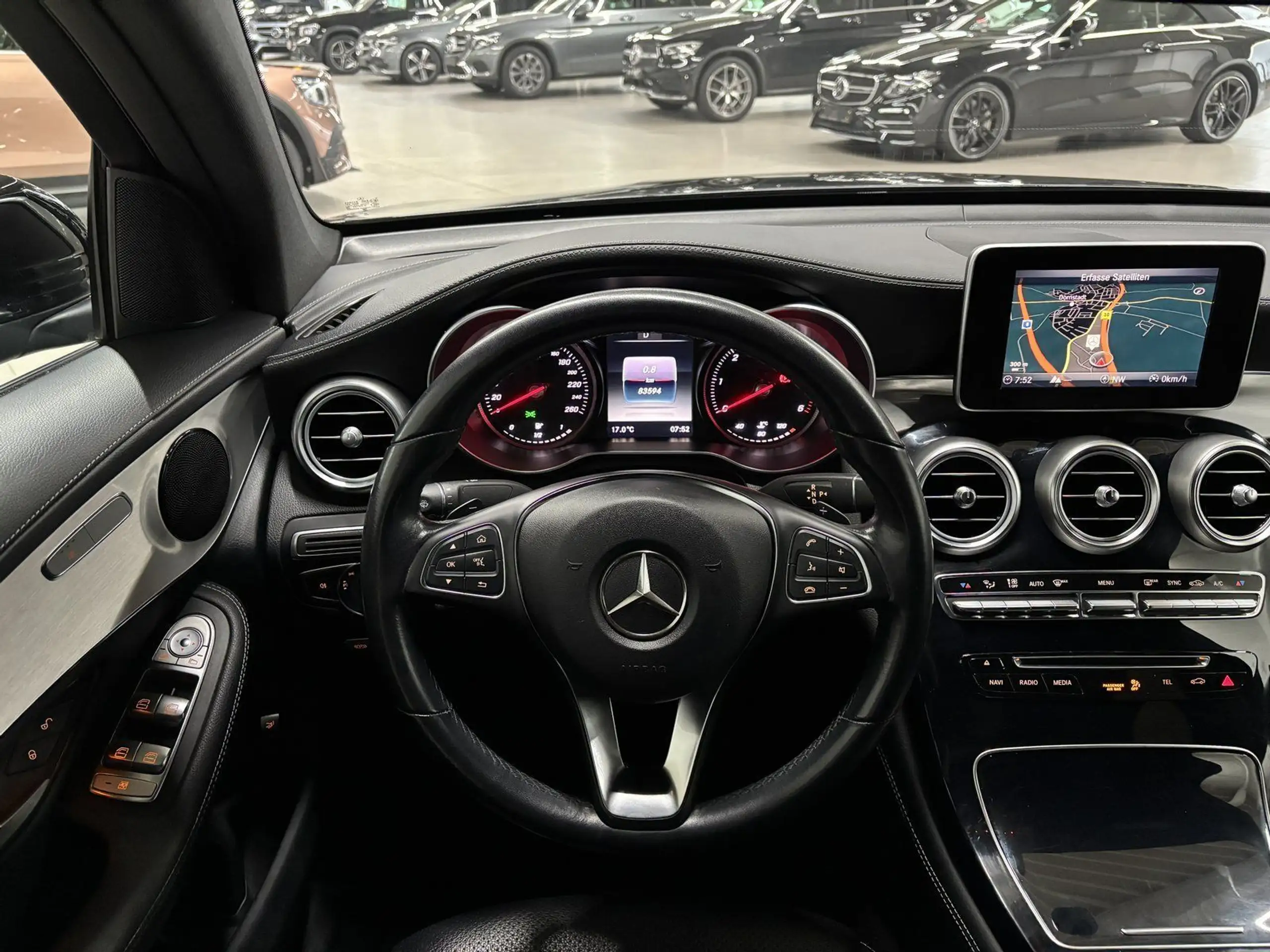 Mercedes-Benz - GLC 220