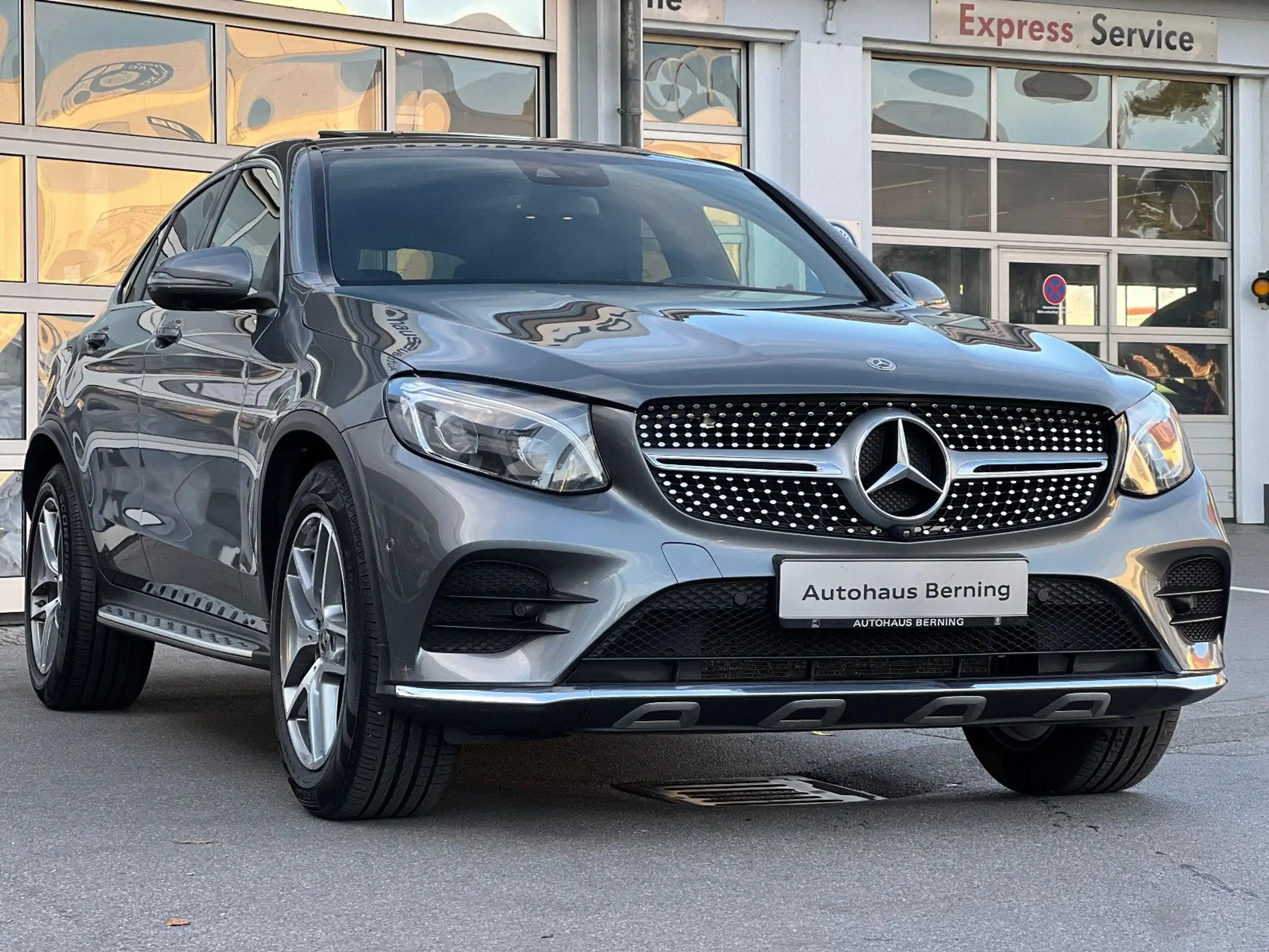 Mercedes-Benz - GLC 220