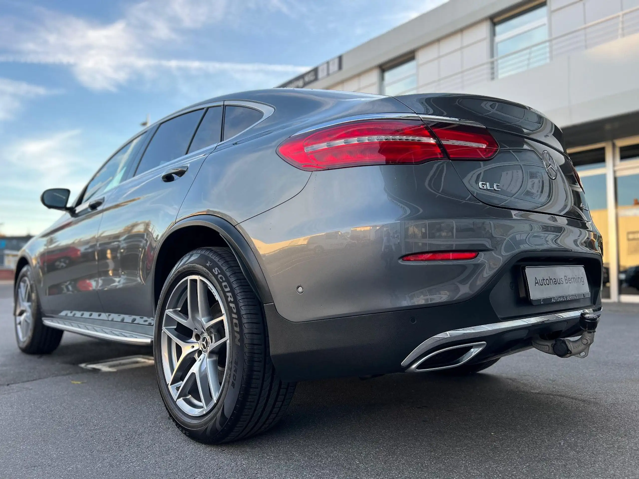 Mercedes-Benz - GLC 220