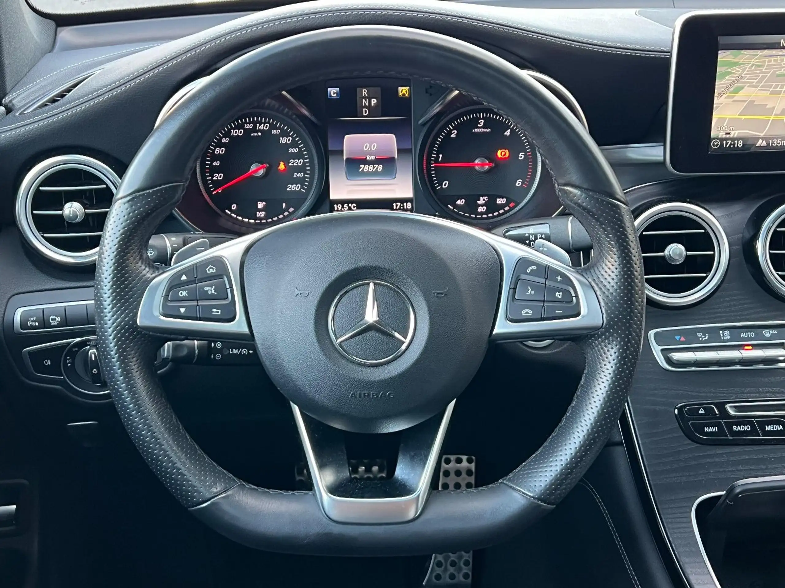 Mercedes-Benz - GLC 220