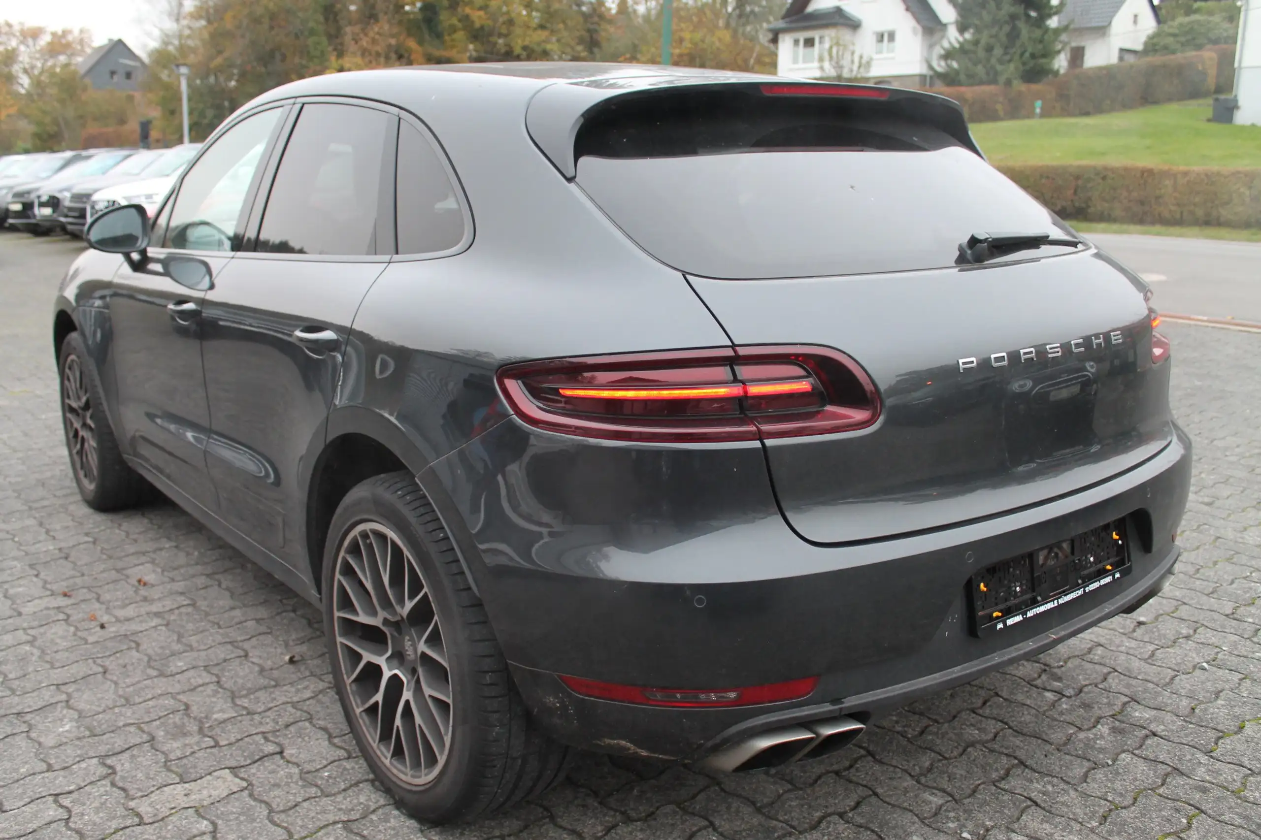 Porsche - Macan