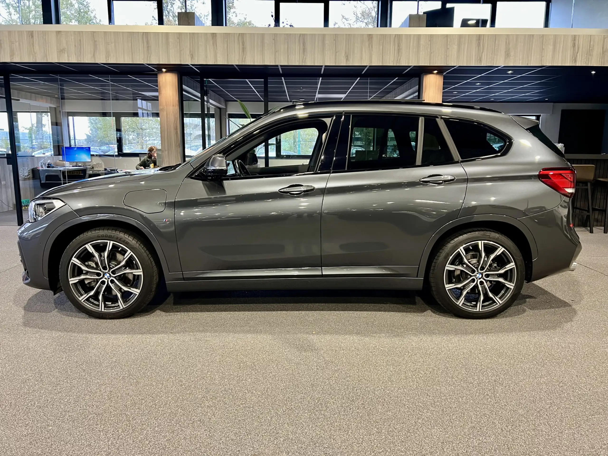 BMW - X1