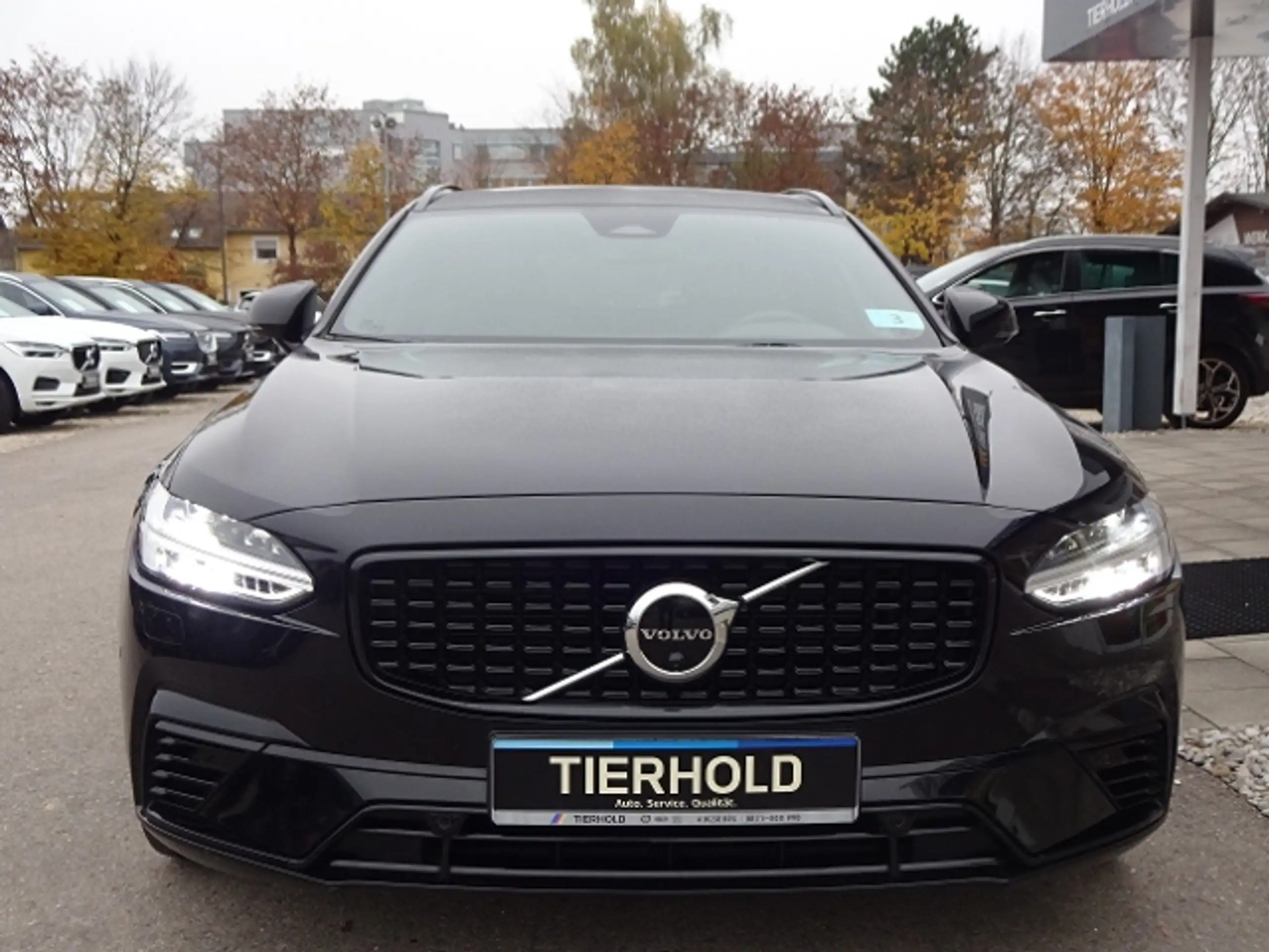 Volvo - V90