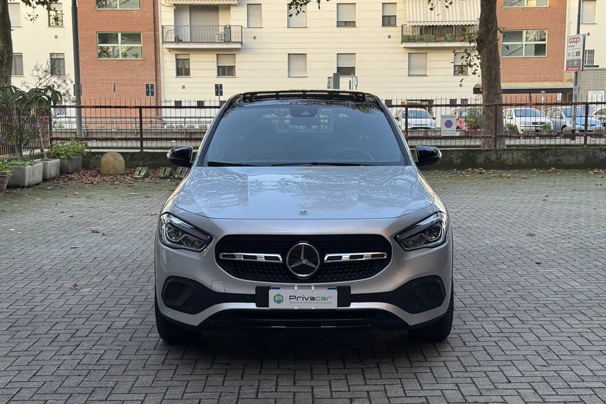 Mercedes-Benz - GLA 200