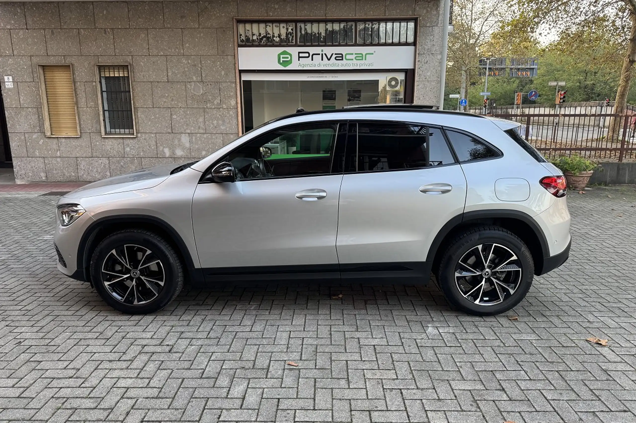 Mercedes-Benz - GLA 200