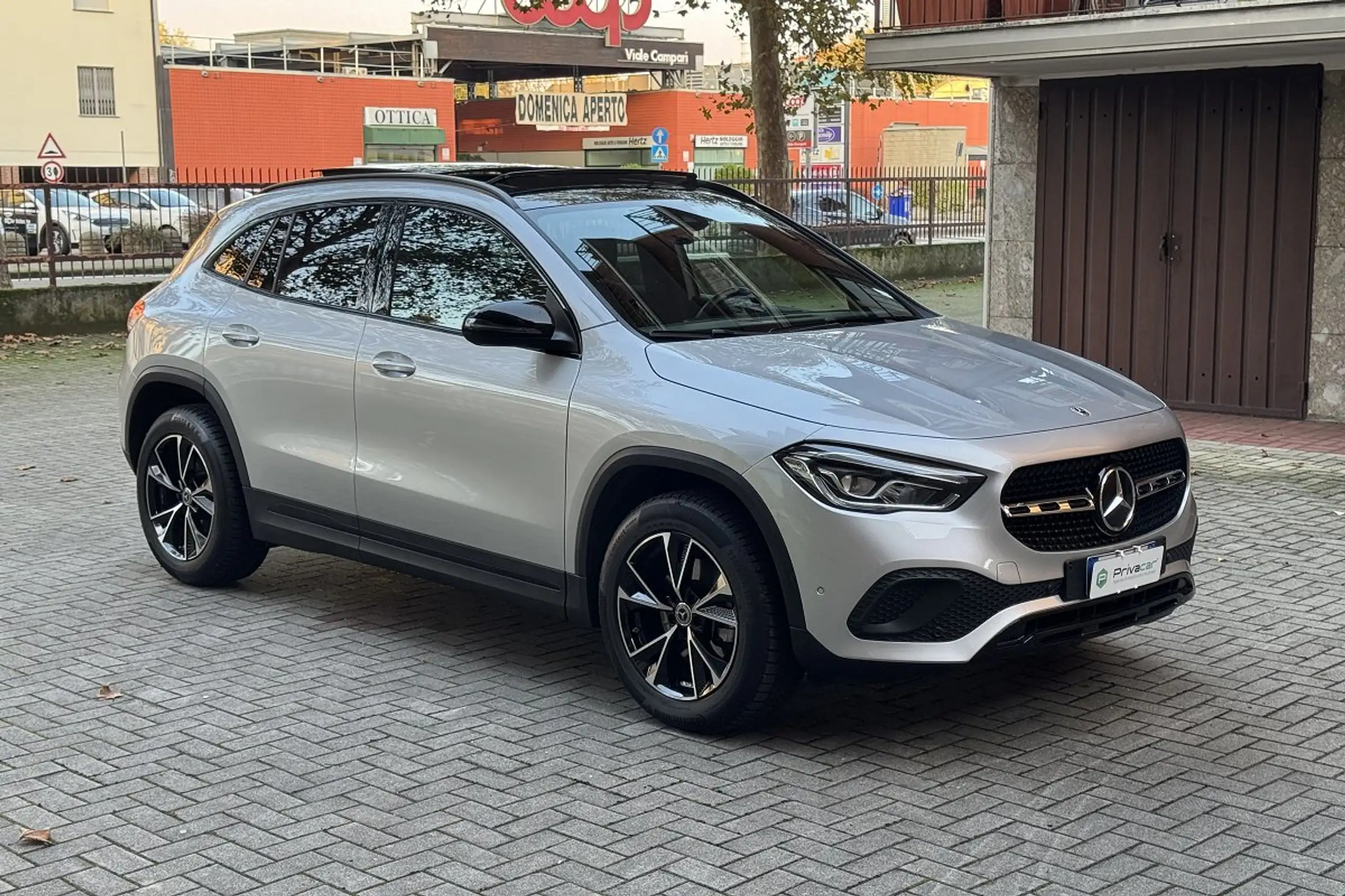 Mercedes-Benz - GLA 200