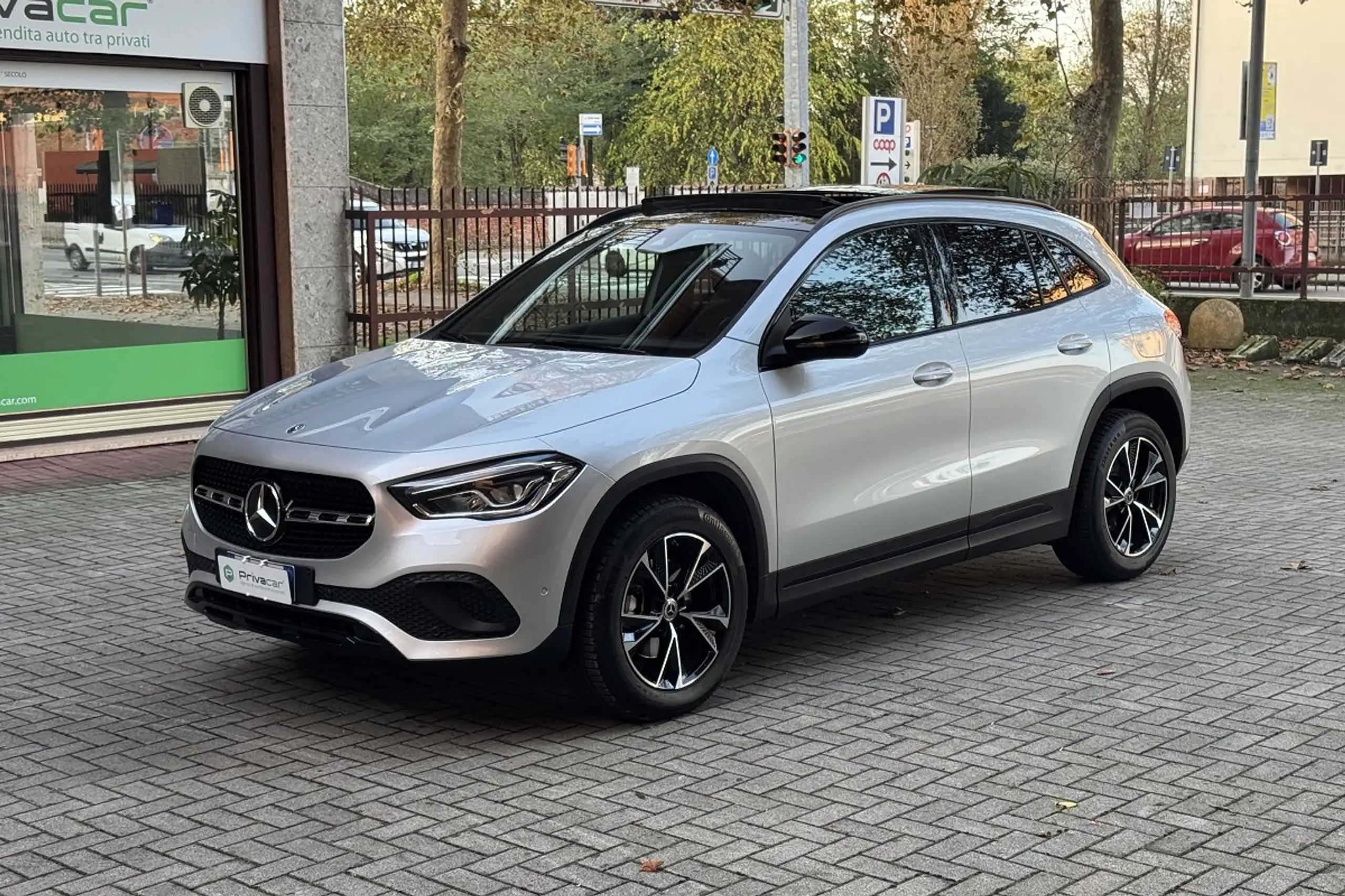 Mercedes-Benz - GLA 200