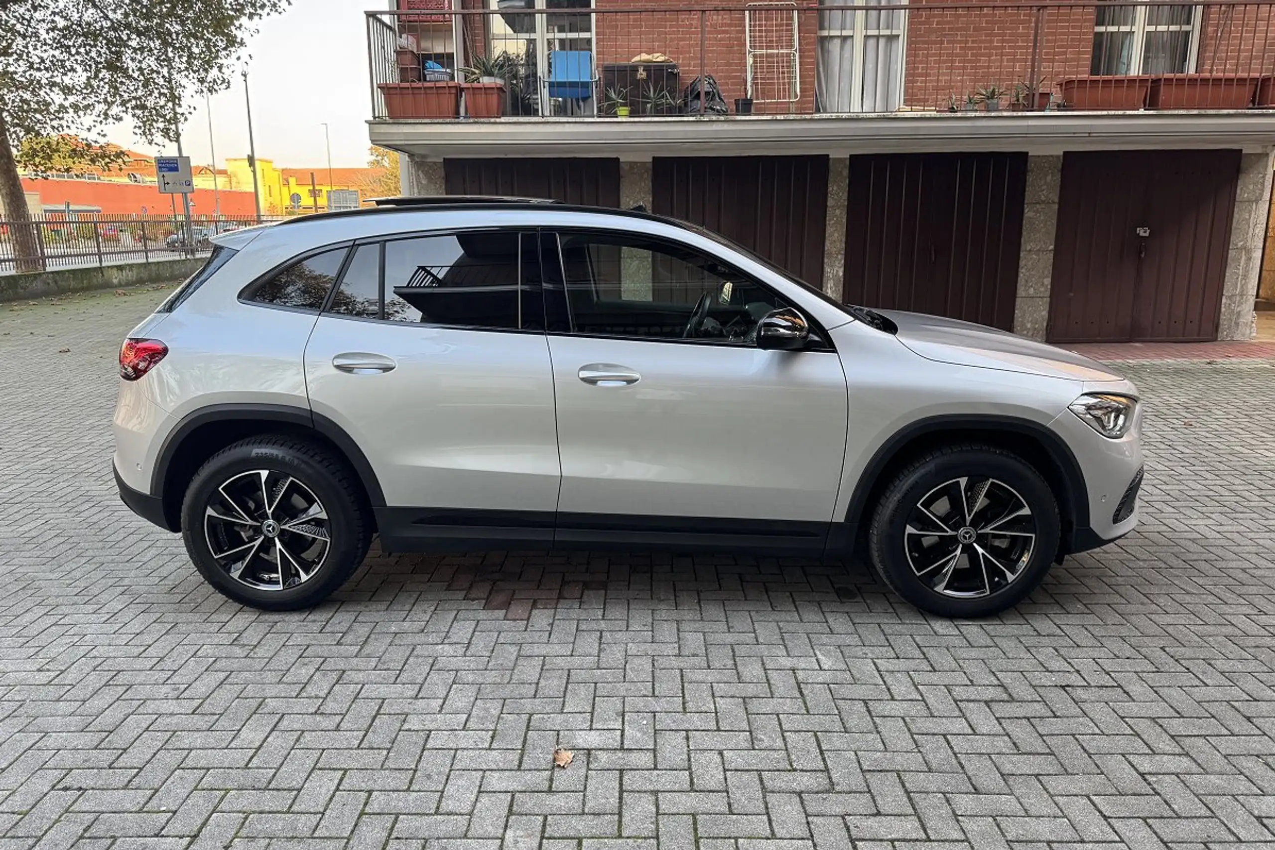 Mercedes-Benz - GLA 200