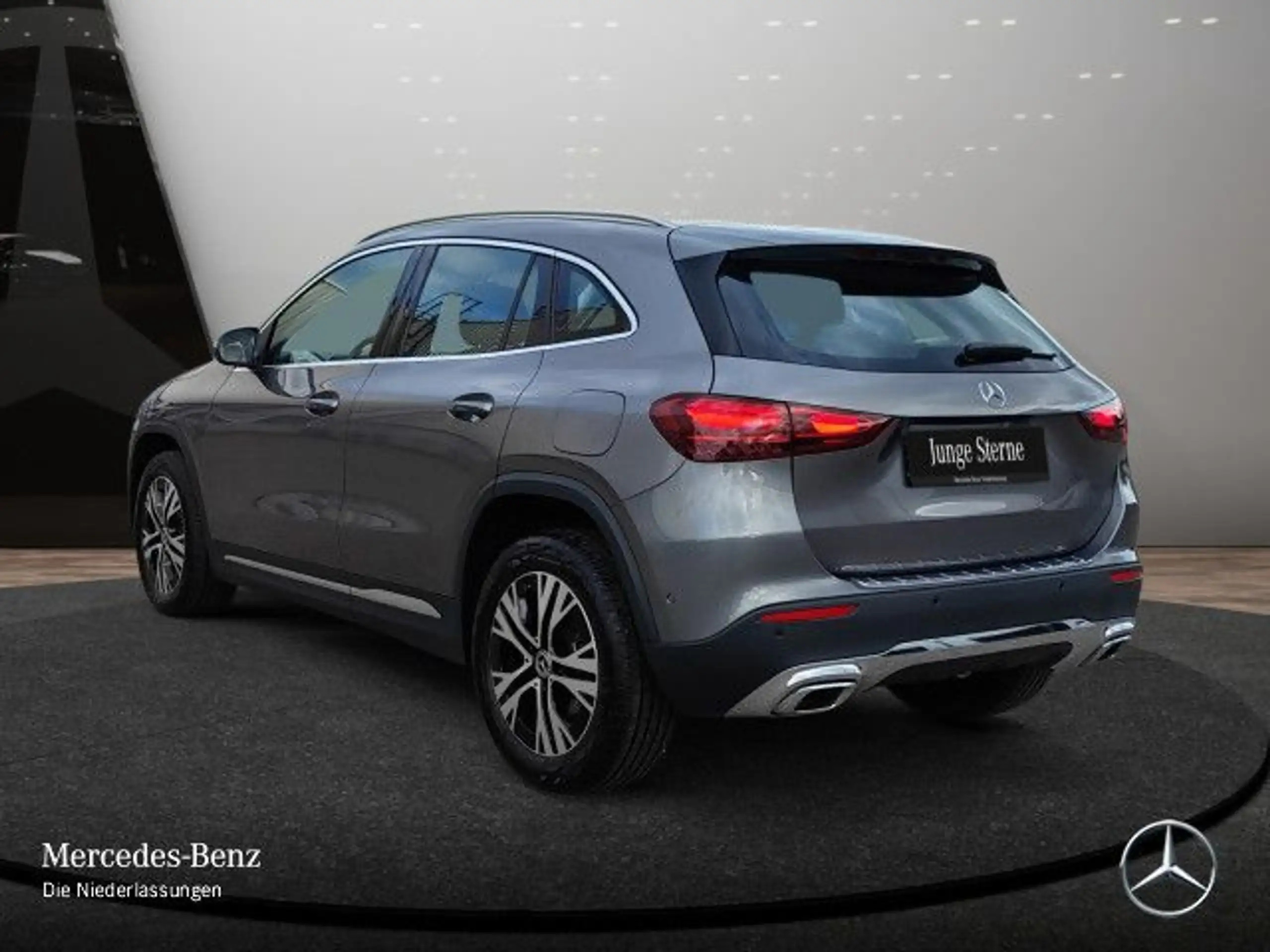 Mercedes-Benz - GLA 200