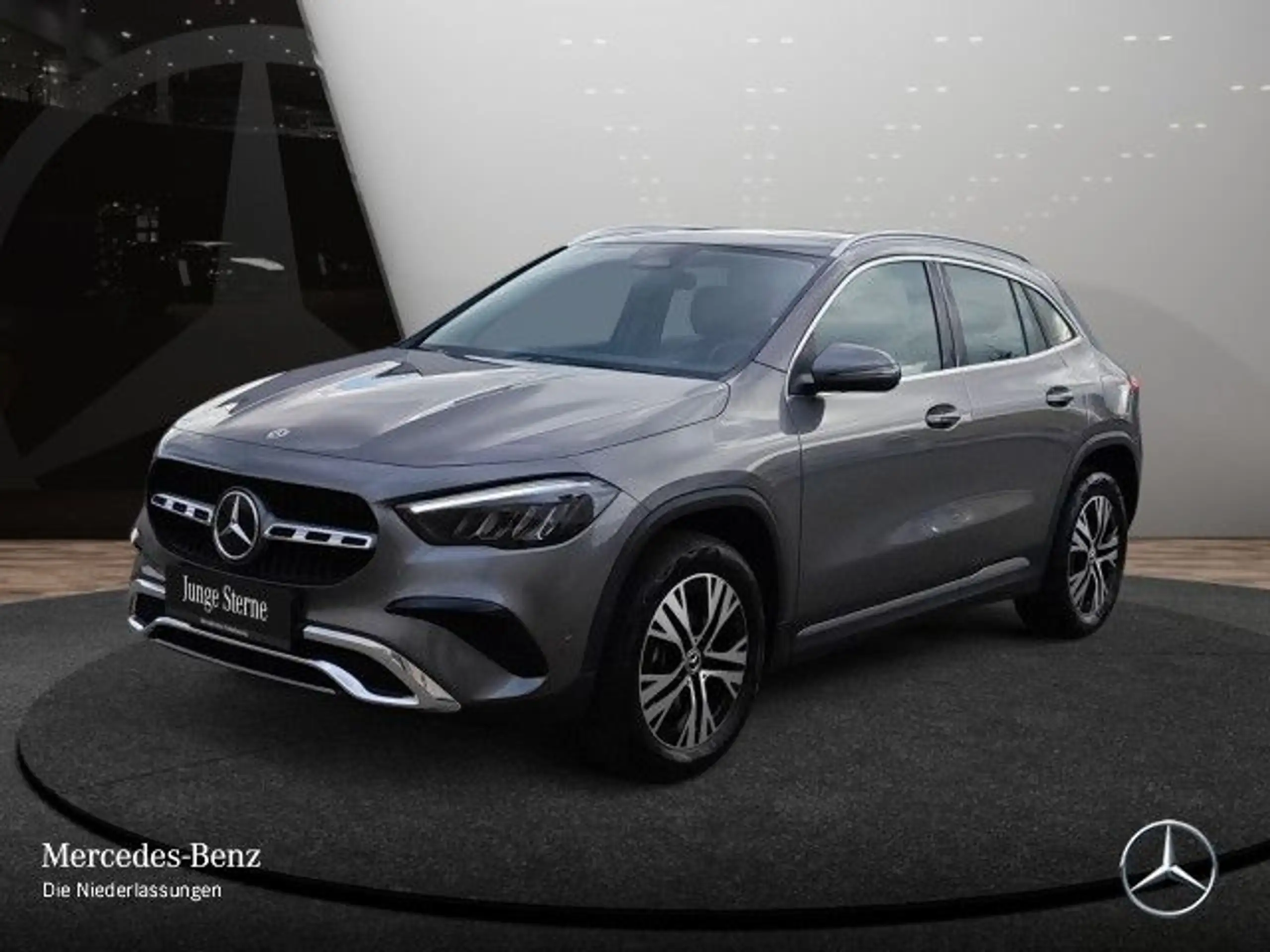 Mercedes-Benz - GLA 200