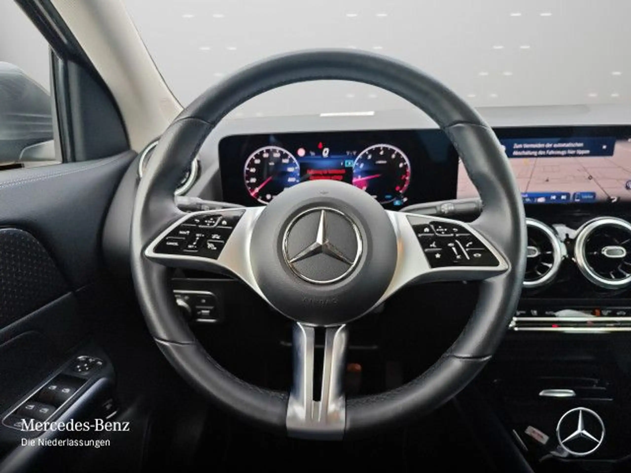 Mercedes-Benz - GLA 200