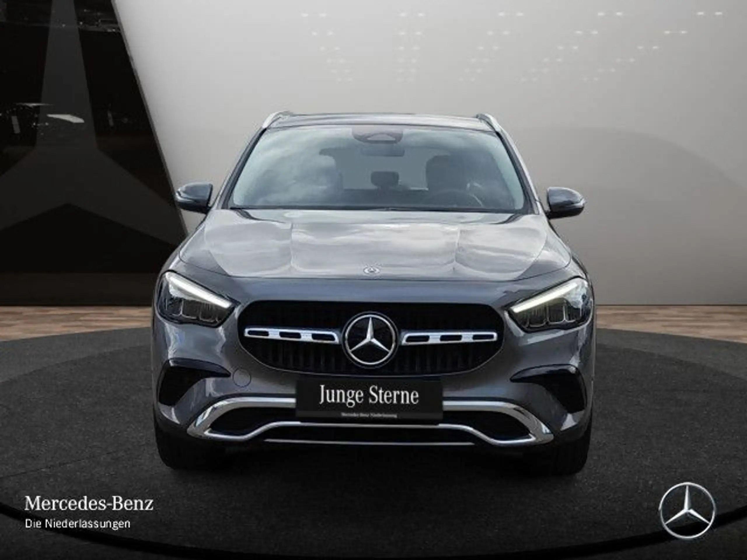 Mercedes-Benz - GLA 200