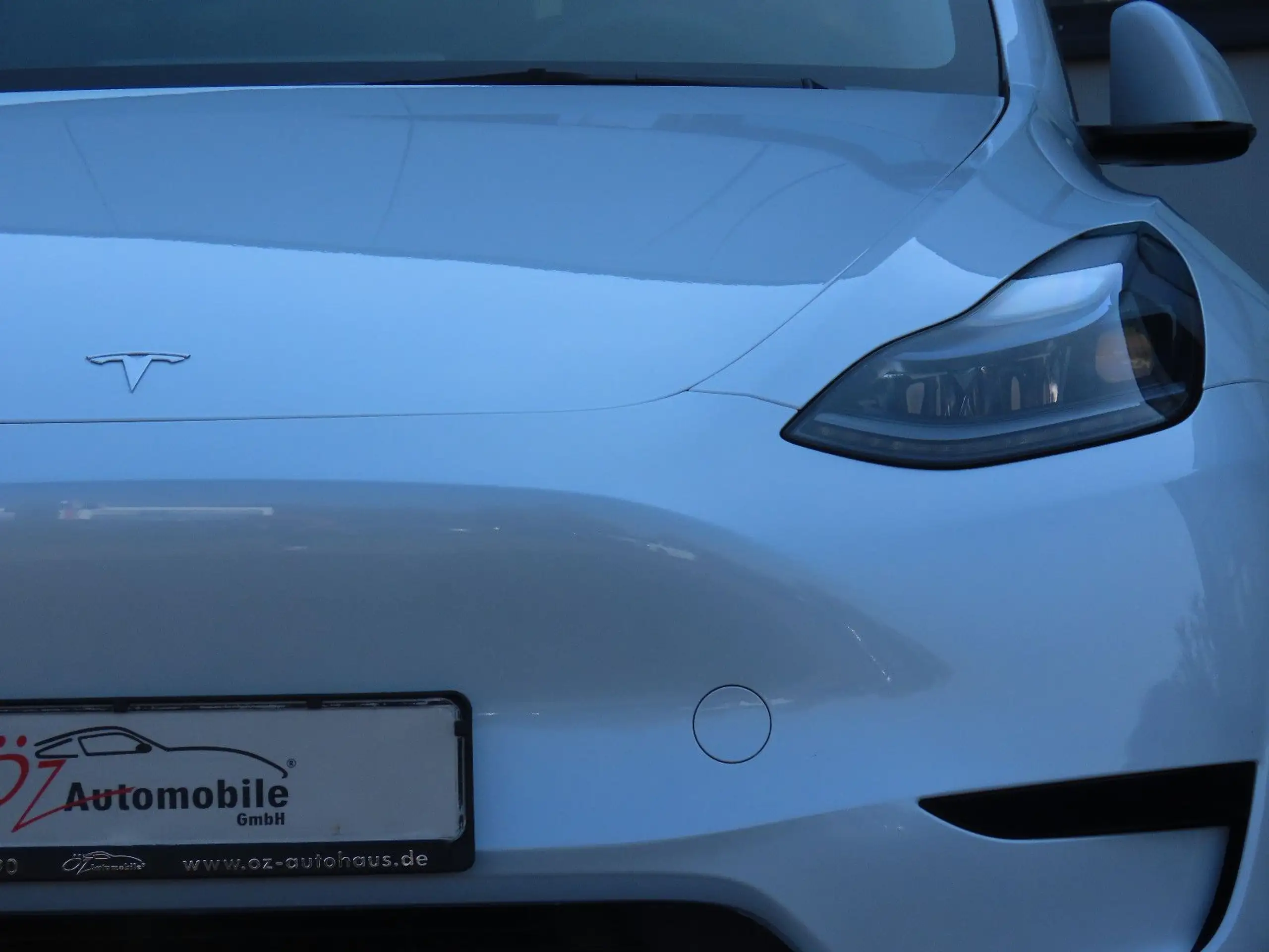 Tesla - Model Y