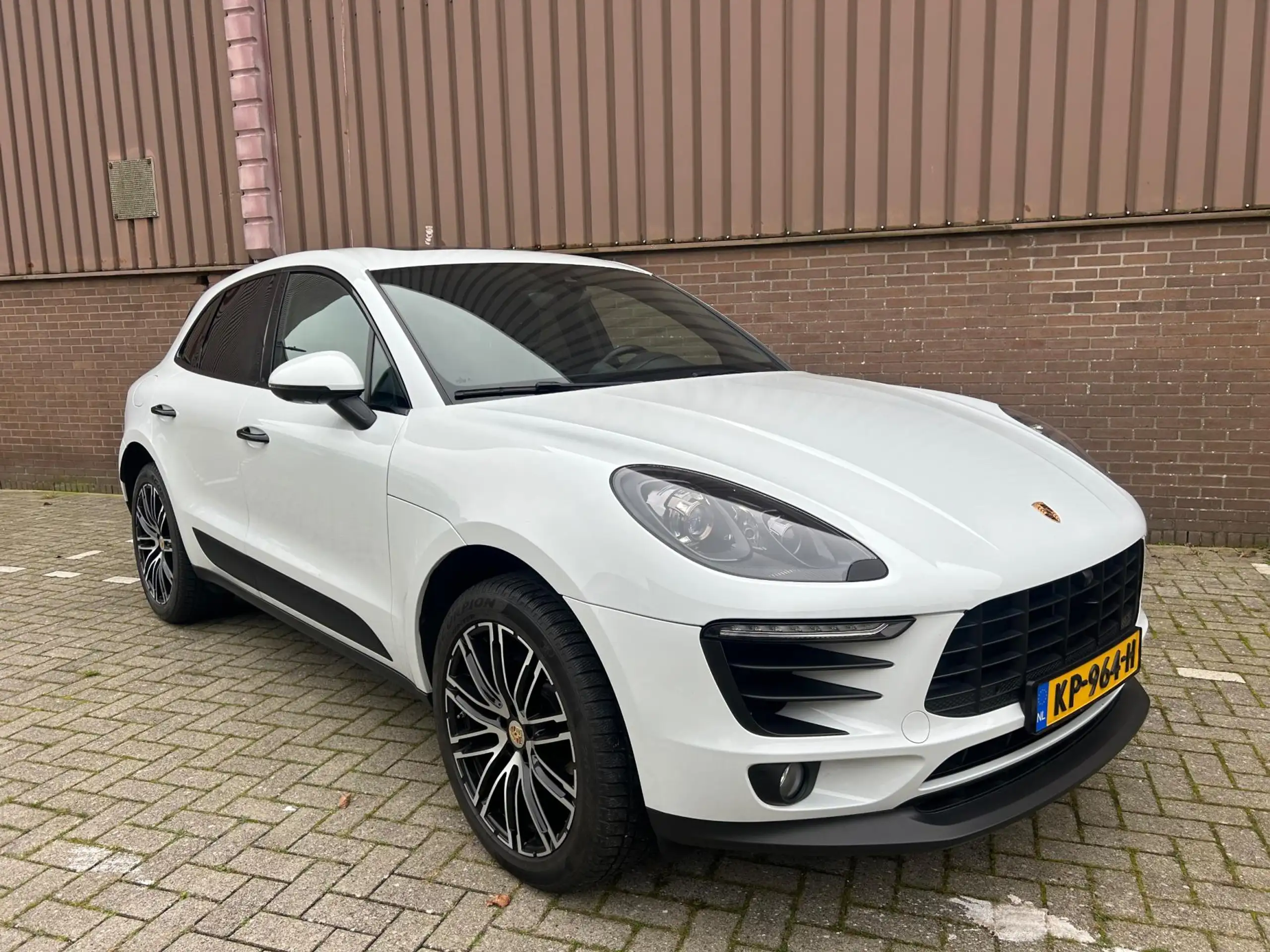 Porsche - Macan