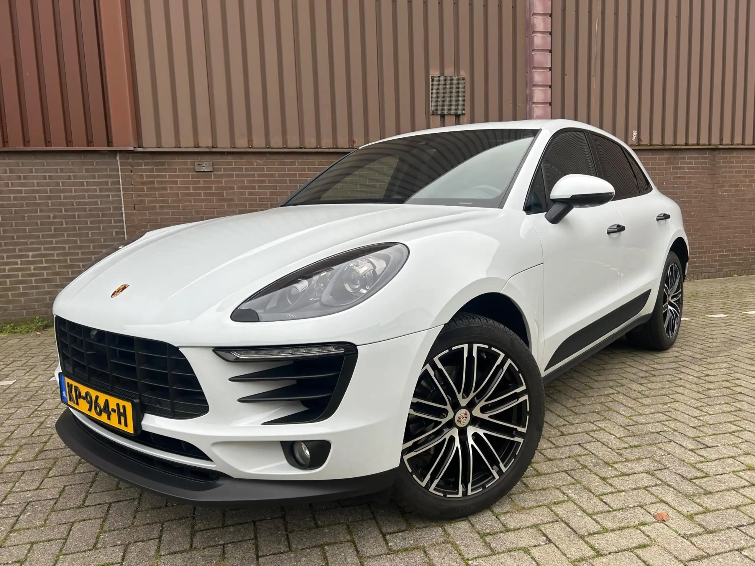 Porsche - Macan