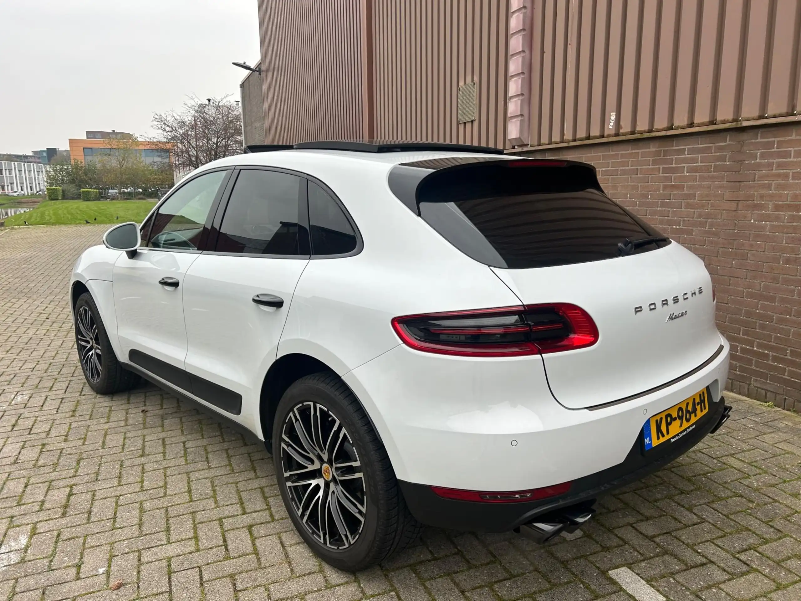 Porsche - Macan