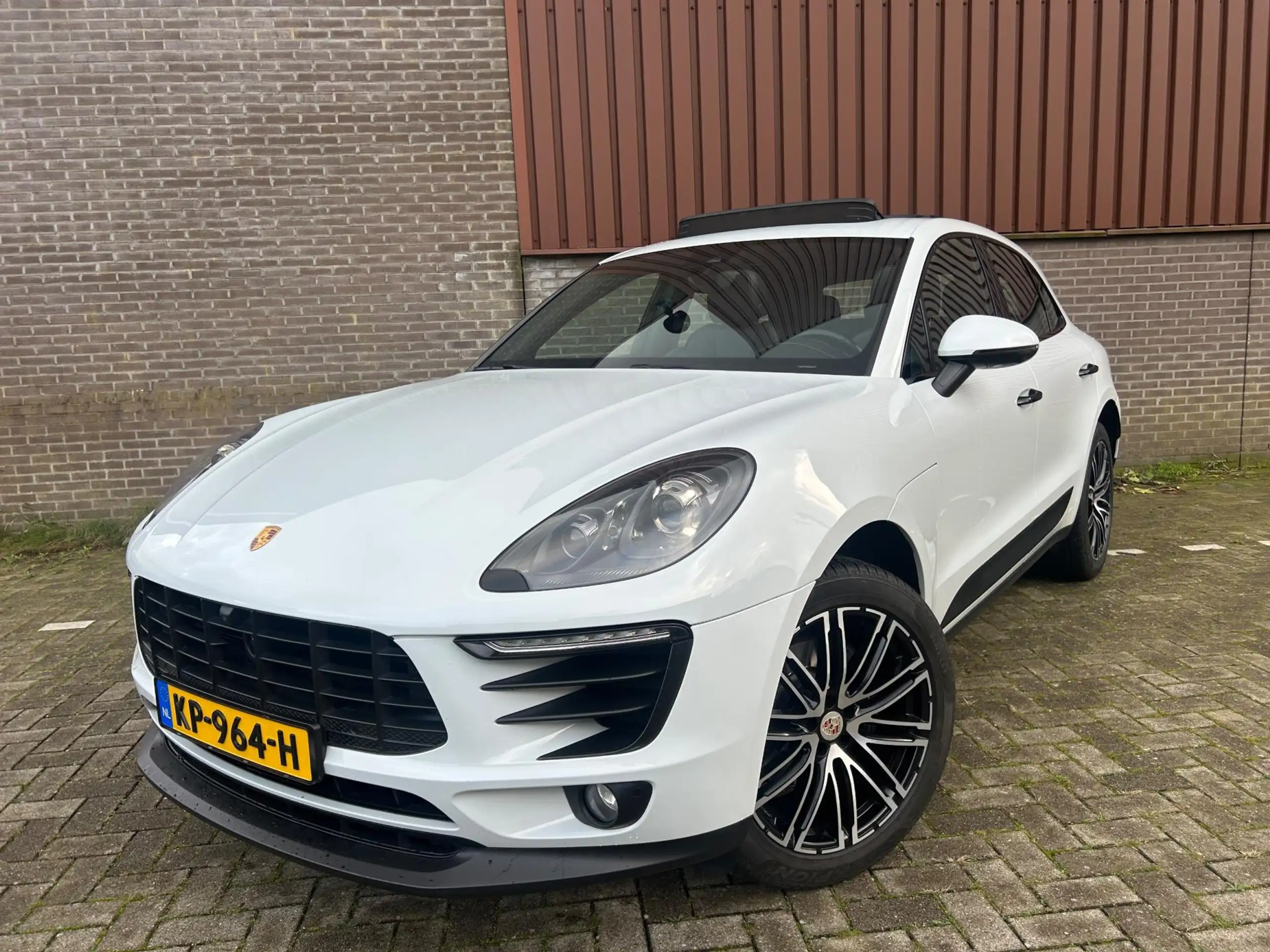 Porsche - Macan