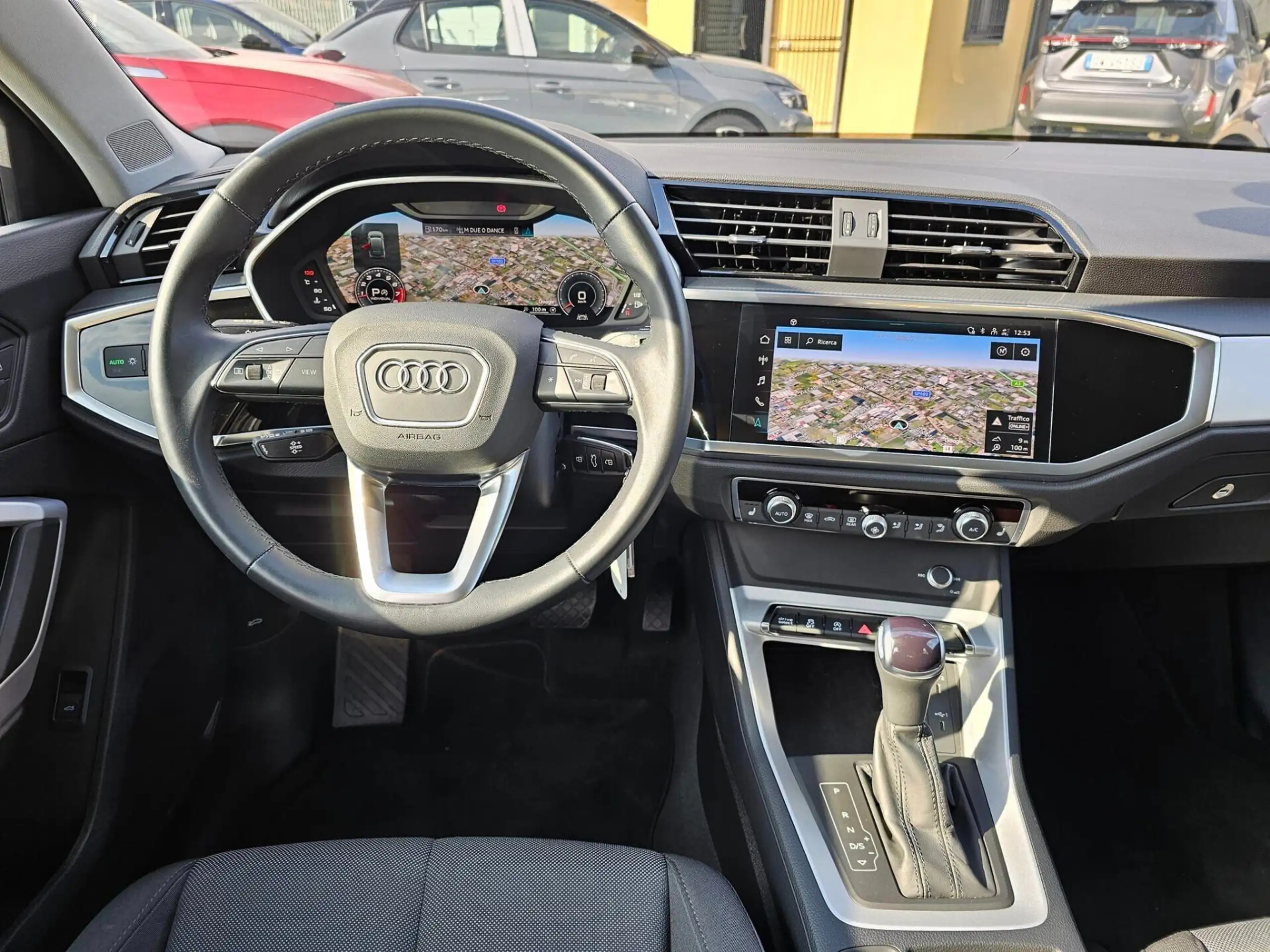 Audi - Q3