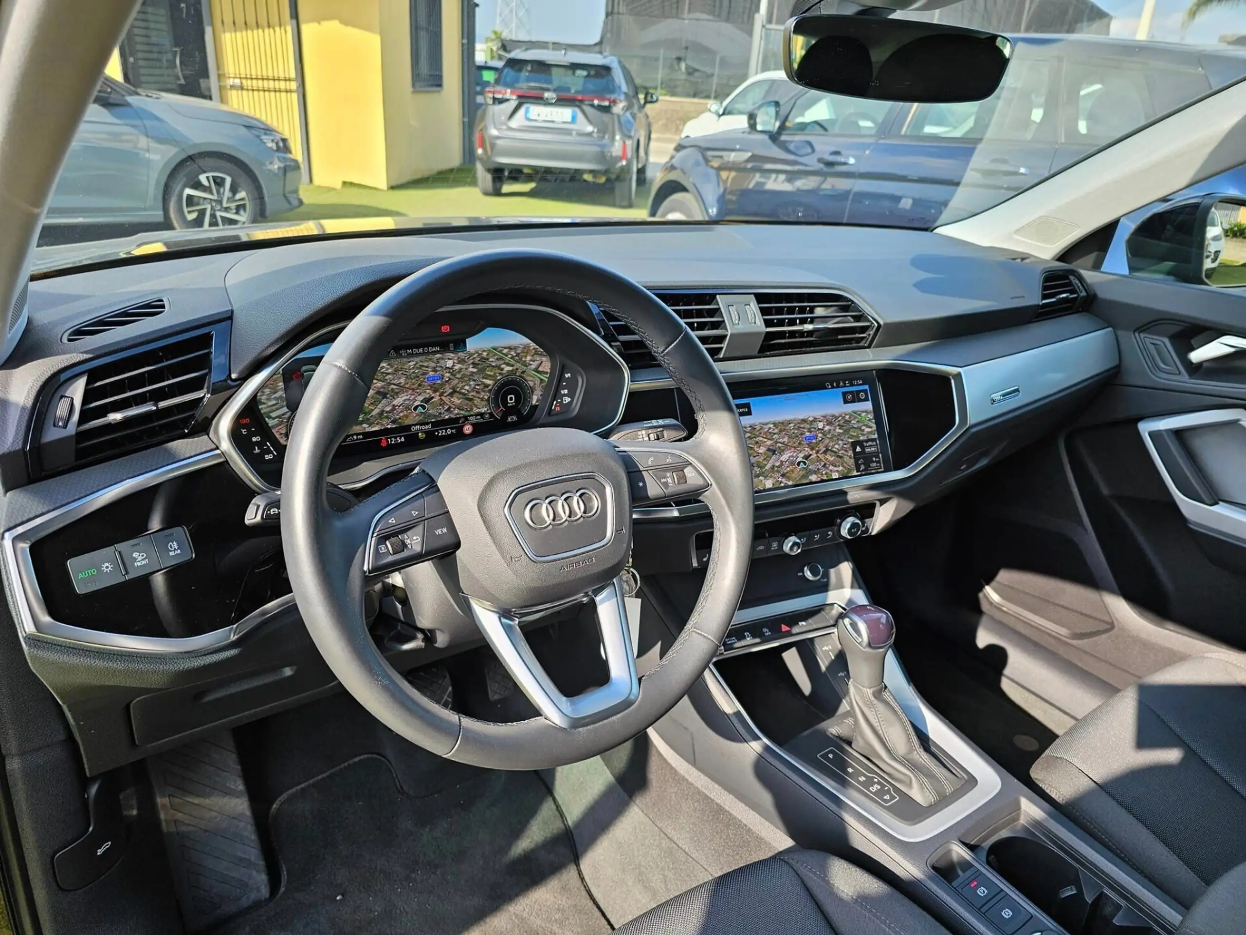 Audi - Q3