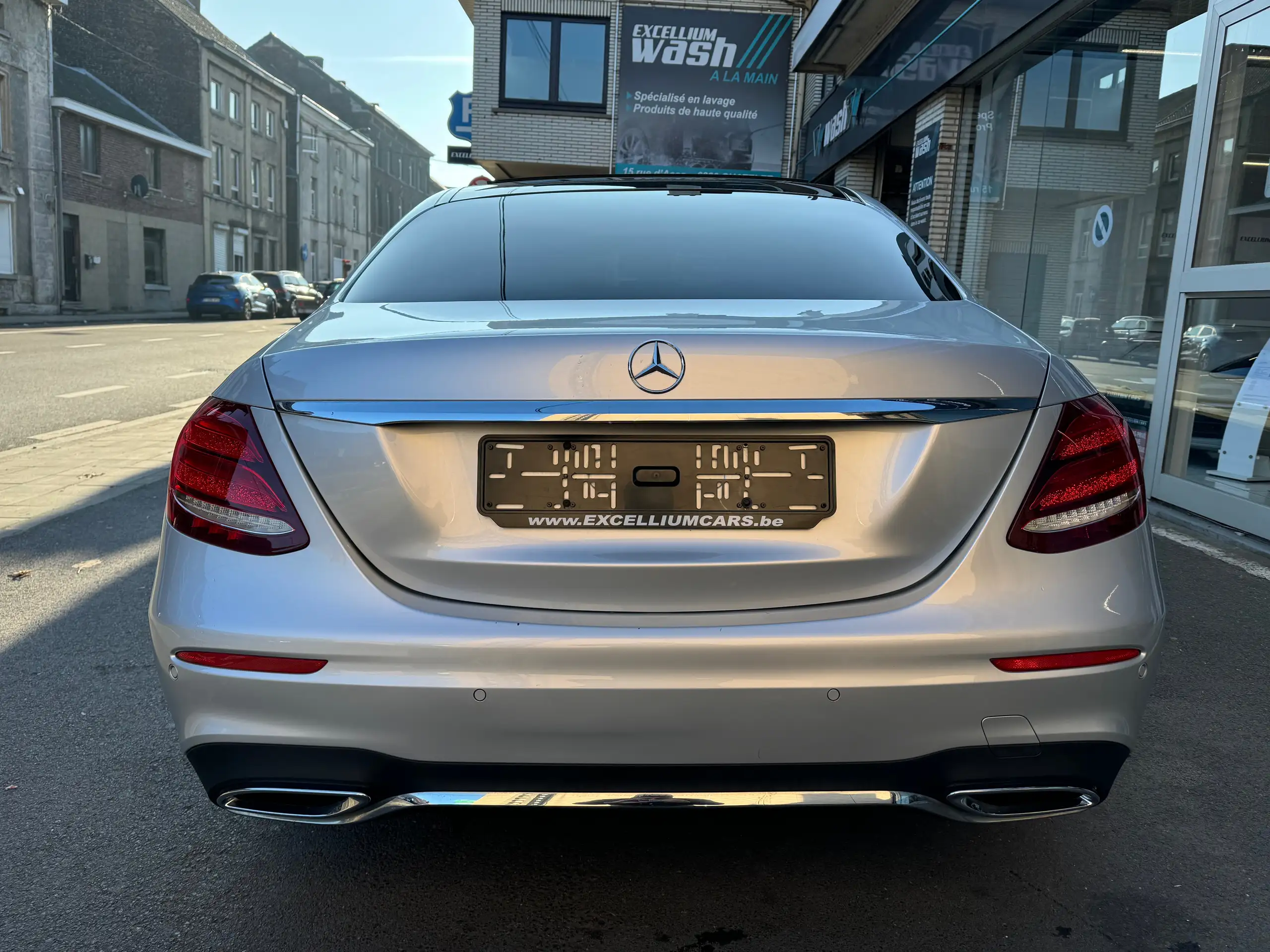 Mercedes-Benz - E 200