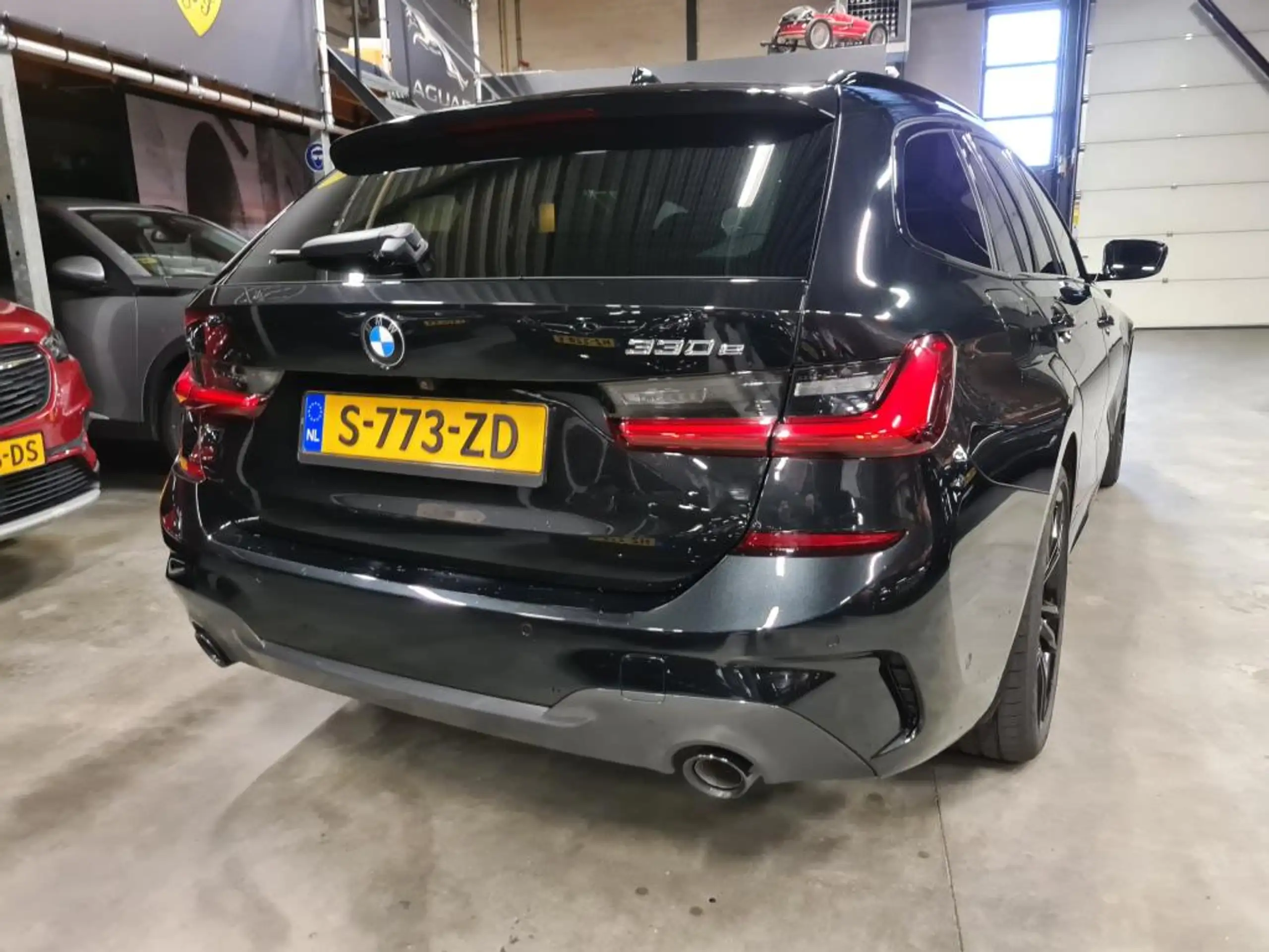 BMW - 330