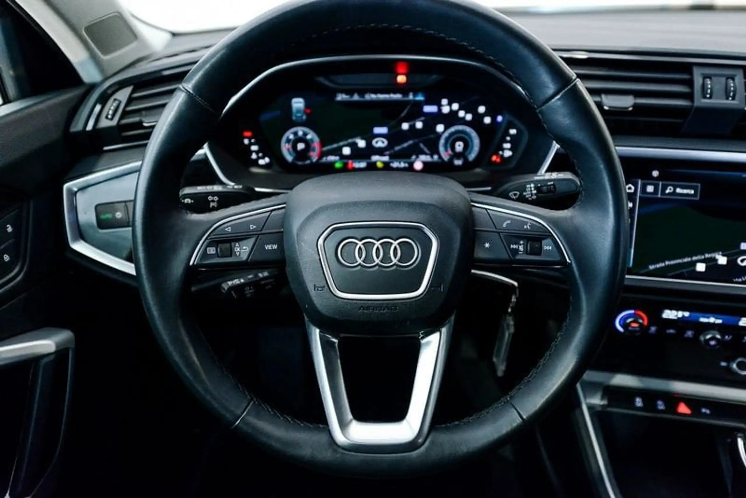 Audi - Q3