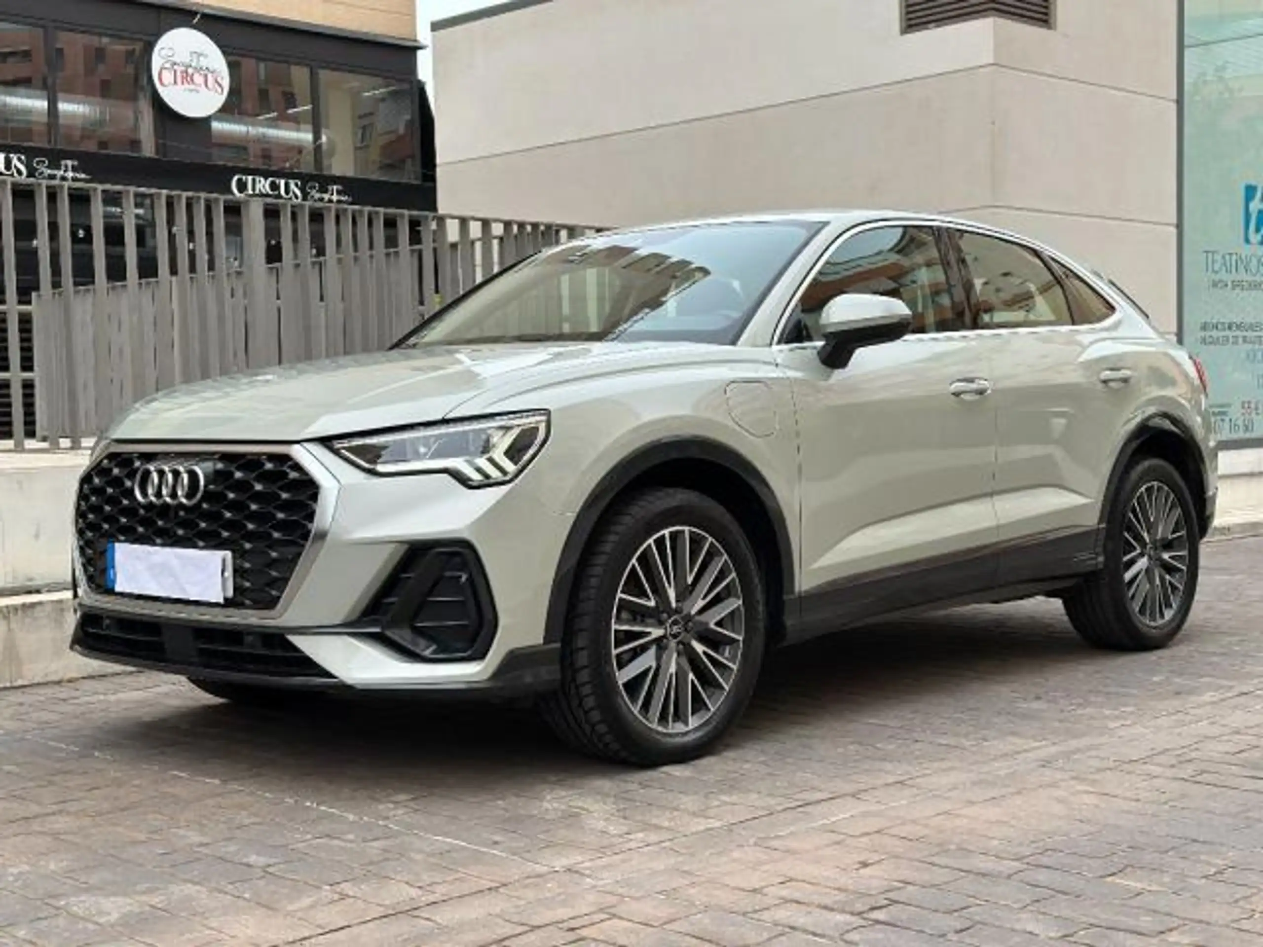 Audi - Q3