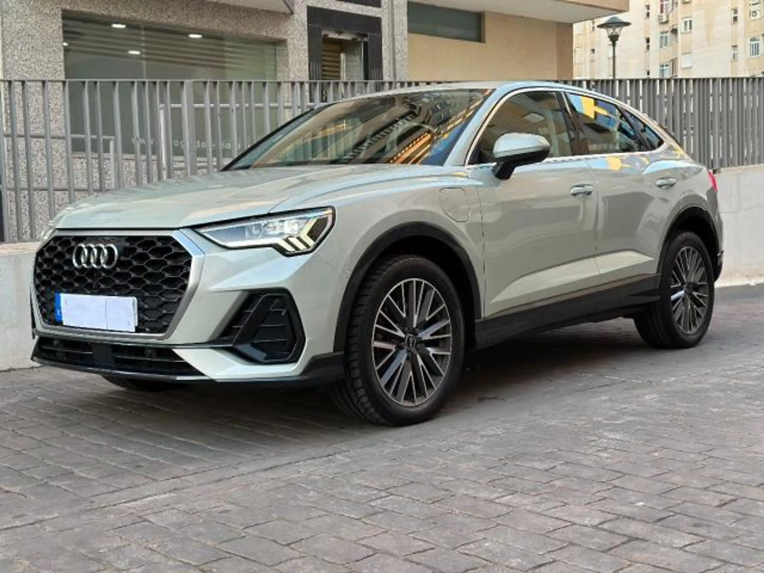 Audi - Q3