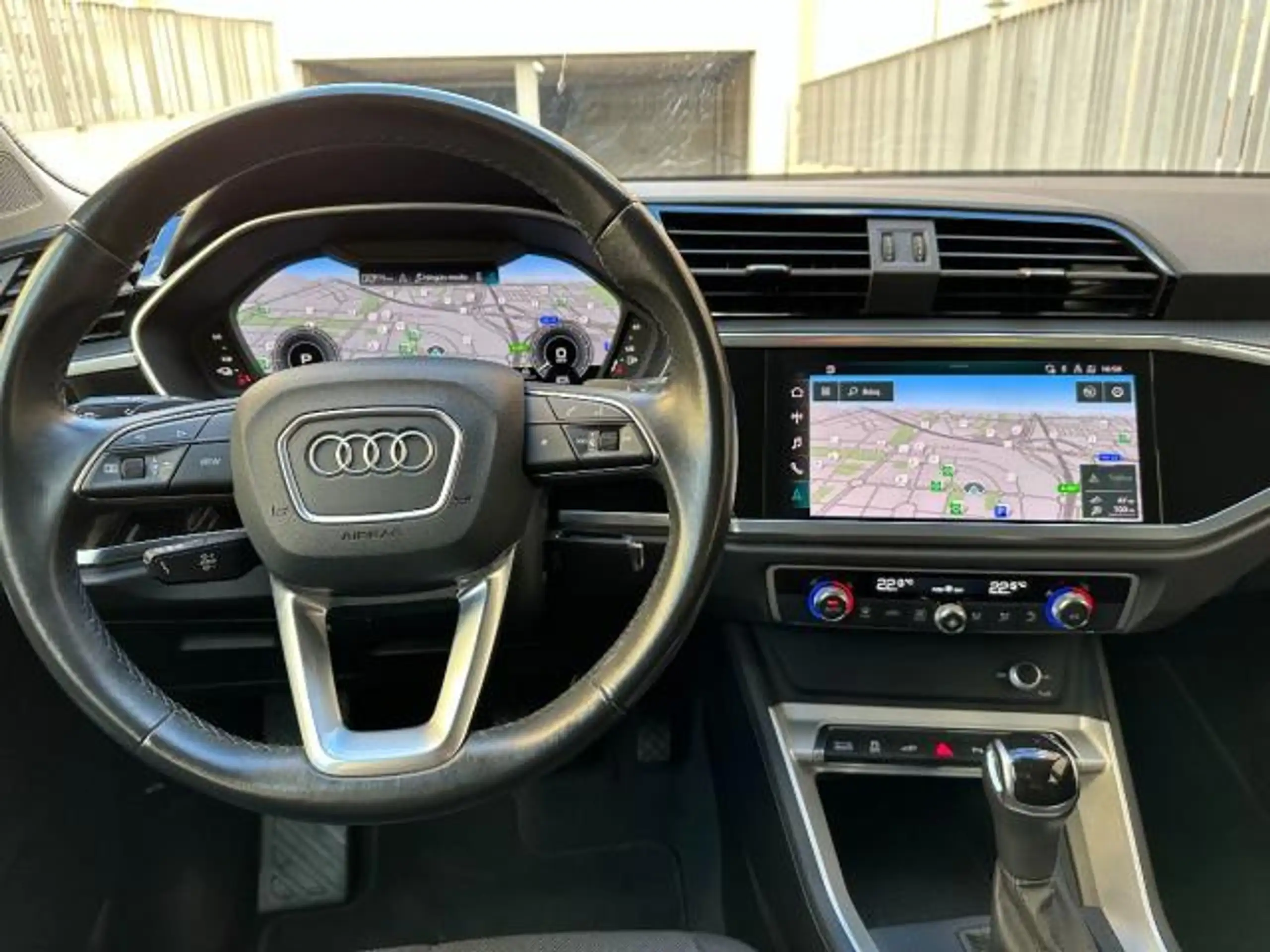 Audi - Q3